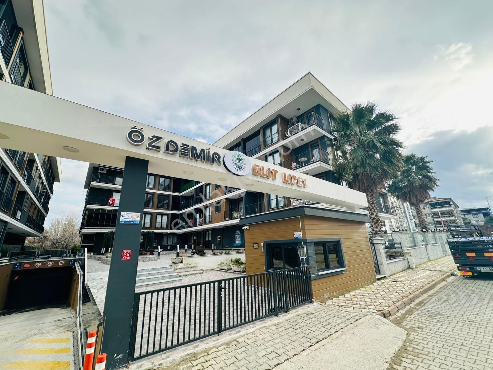 Kostak Gayrimenkulden Kapalı Otoparklı Ebeveyn Banyolu Lüx 2+1 - Görsel 15