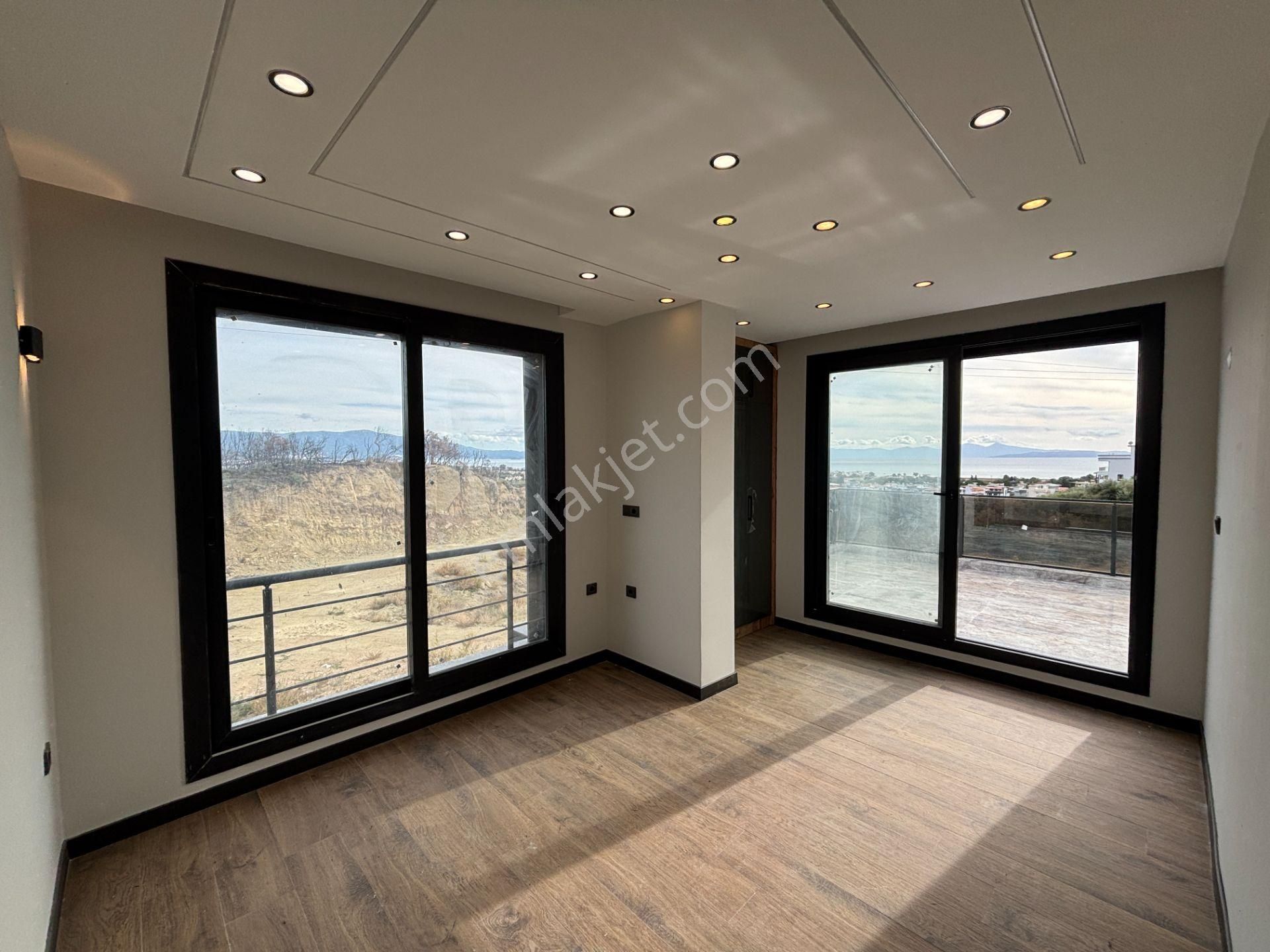 Seferihisar Doğanbey'de Kaliteli Lüks Deniz Manzaralı Satılık 4+1 Tripleks Villa - Görsel 30