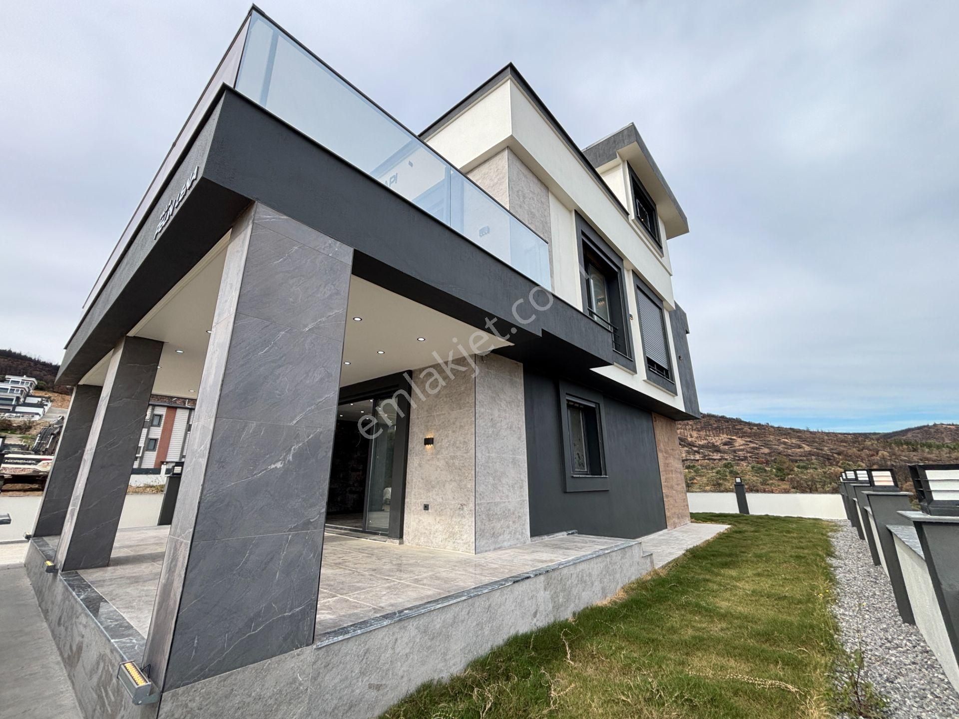 Seferihisar Doğanbey'de Kaliteli Lüks Deniz Manzaralı Satılık 4+1 Tripleks Villa - Görsel 9