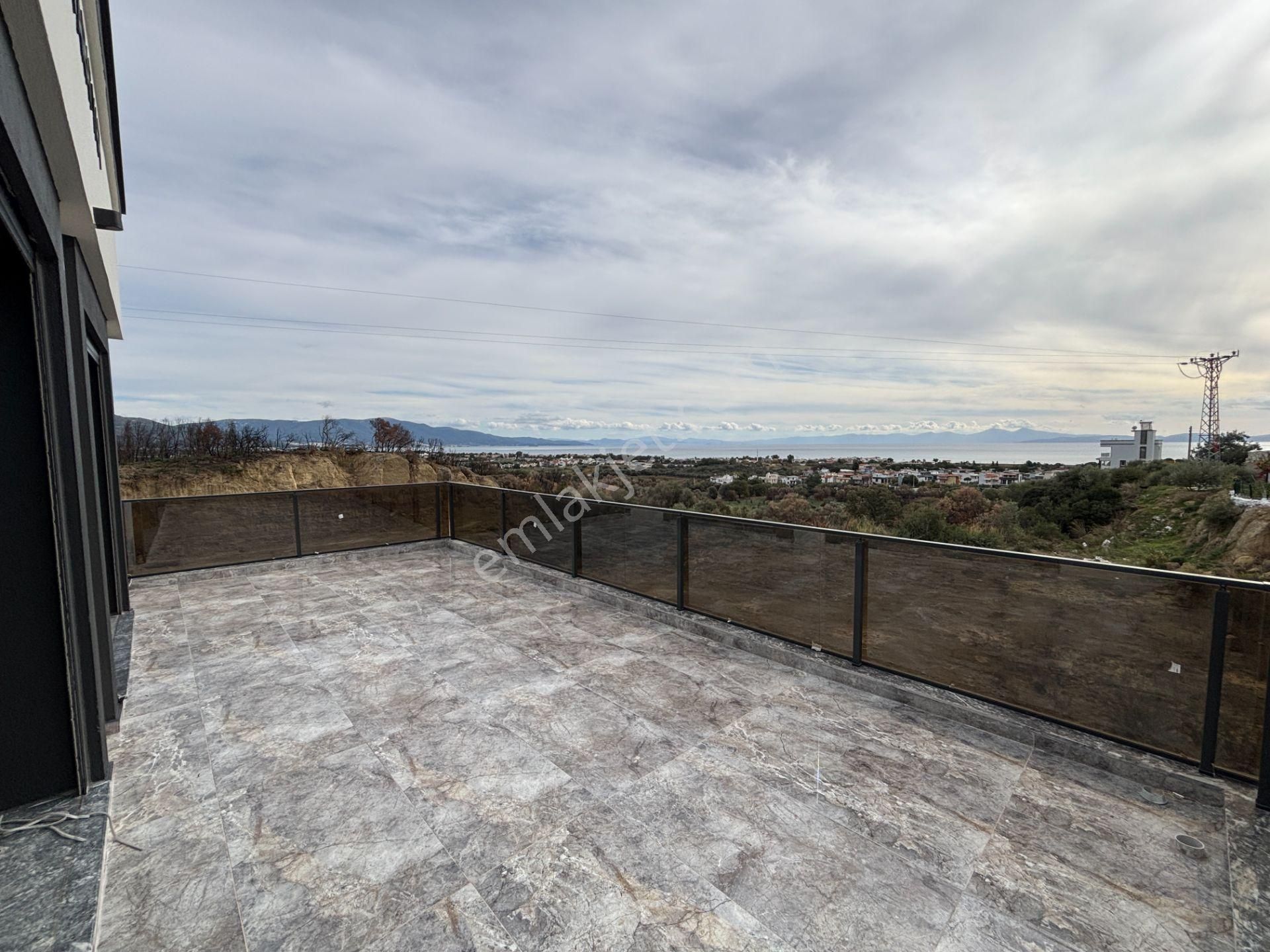 Seferihisar Doğanbey'de Kaliteli Lüks Deniz Manzaralı Satılık 4+1 Tripleks Villa - Görsel 29