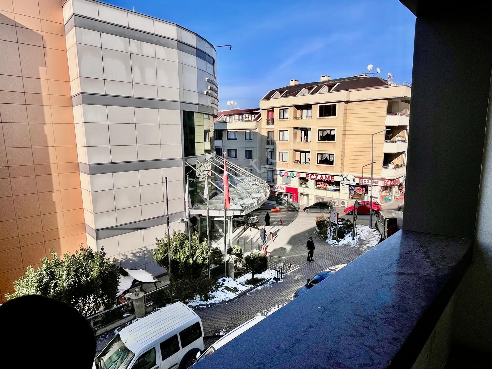 Remax Leon Bursa Fethiye De 4+1 Kiralık Ofis