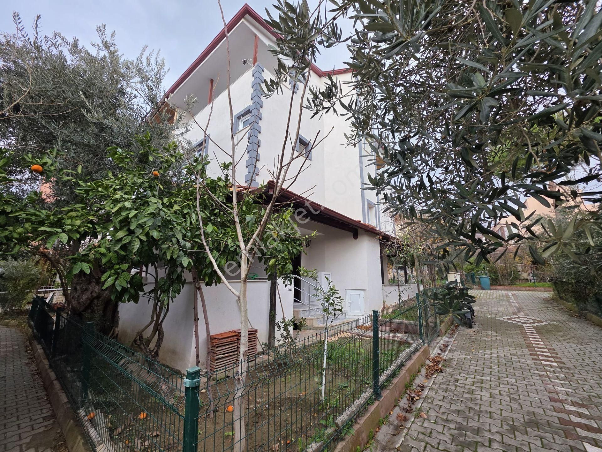 Irmaksudan Güre Sahil Tarafında 3 Katlı 4+1 Bahçeli Hesaplı Villa - Görsel 4