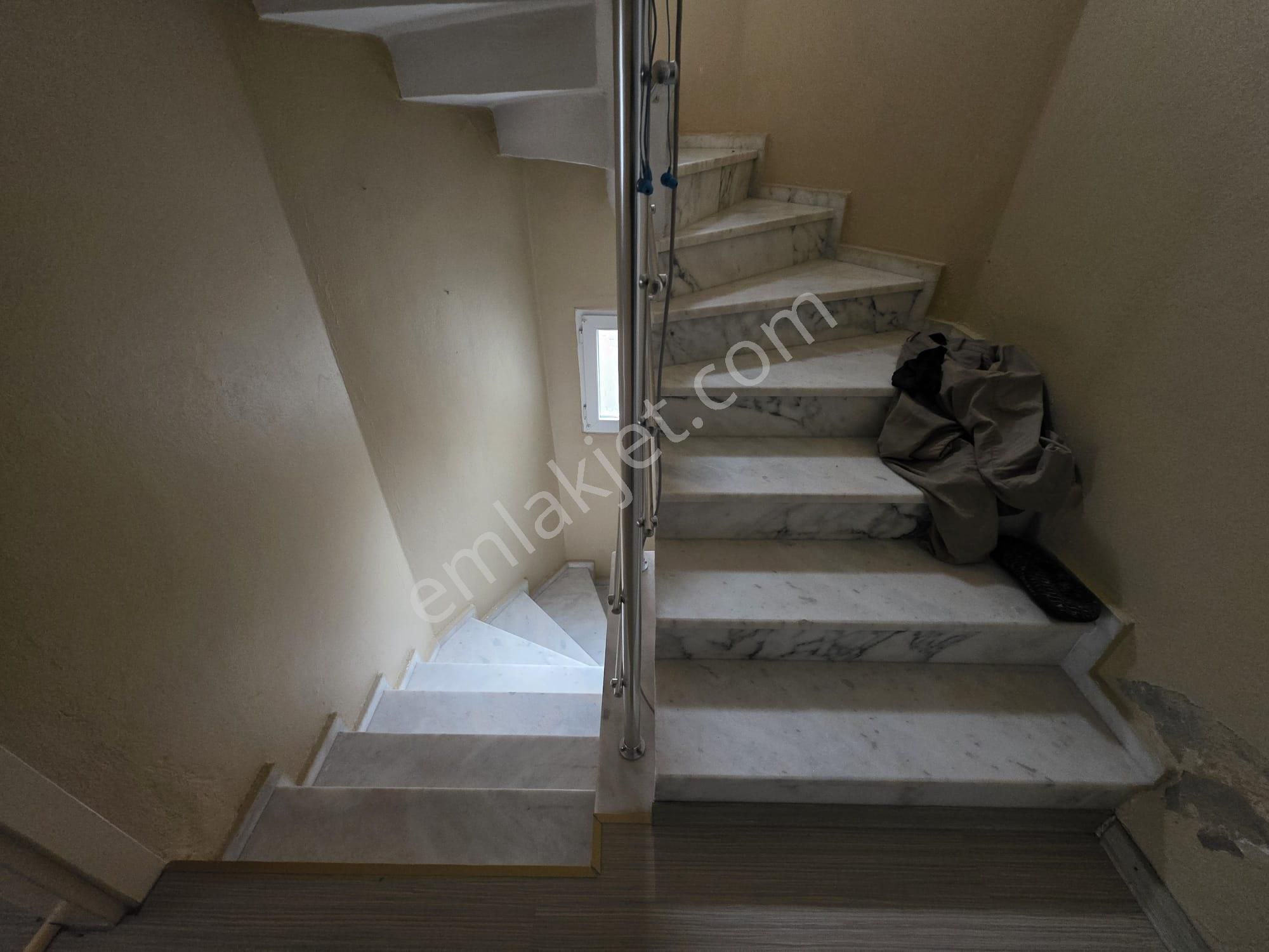 Irmaksudan Güre Sahil Tarafında 3 Katlı 4+1 Bahçeli Hesaplı Villa - Görsel 13