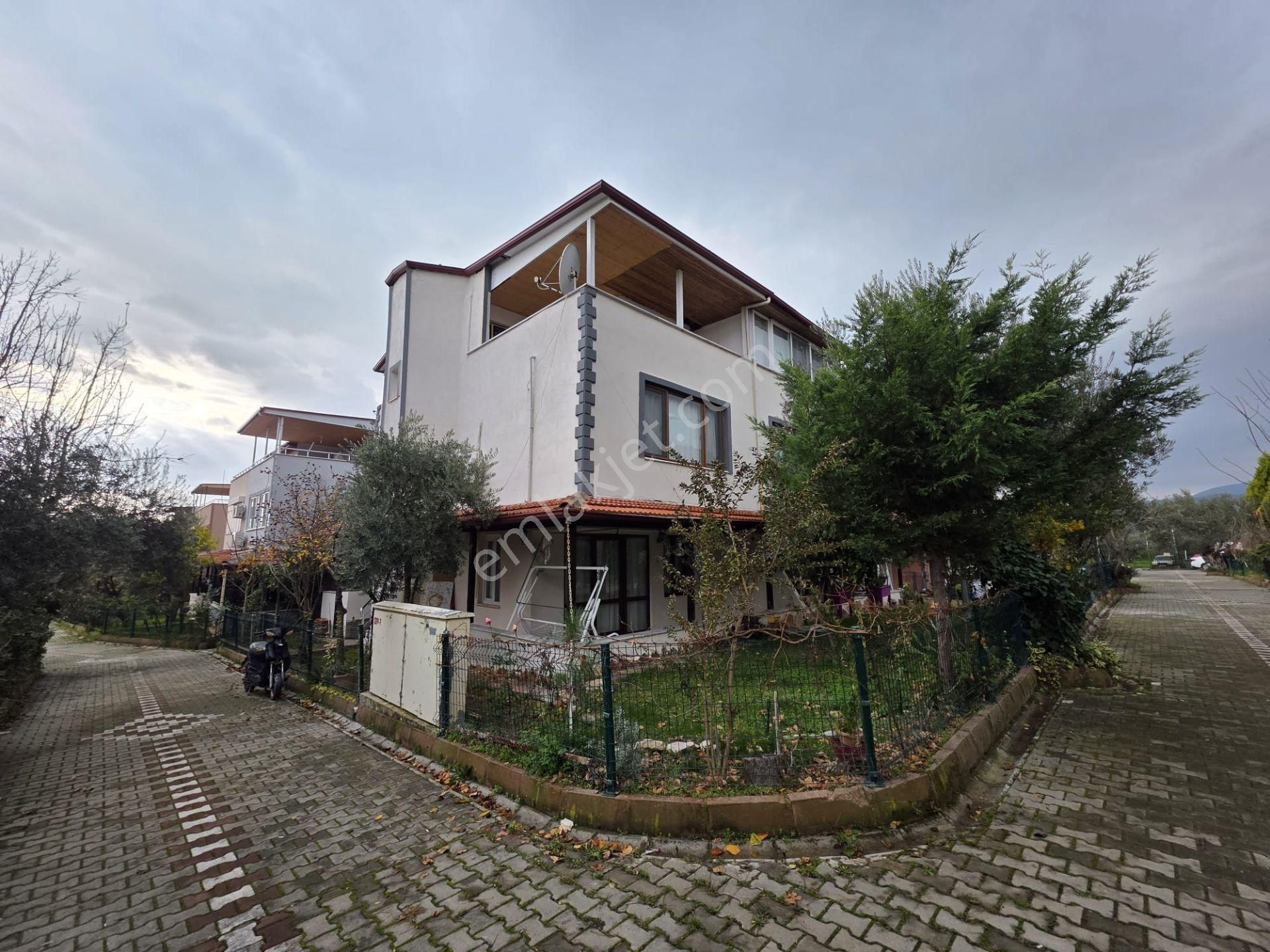 Irmaksudan Güre Sahil Tarafında 3 Katlı 4+1 Bahçeli Hesaplı Villa - Görsel 2