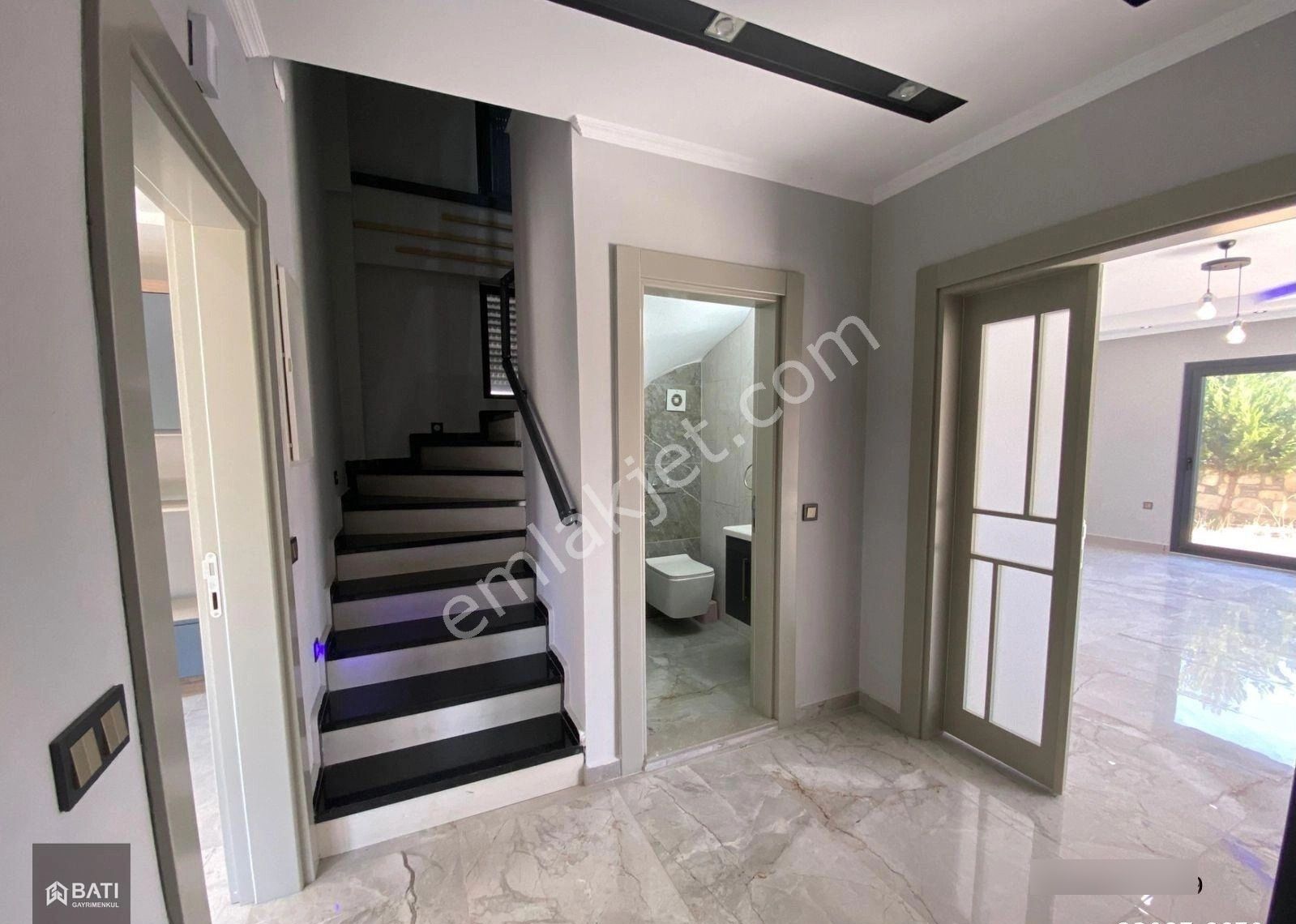 Yeşilkent'te 4+1 Ayrı Muftak Tam Müstakil Villa - Görsel 10