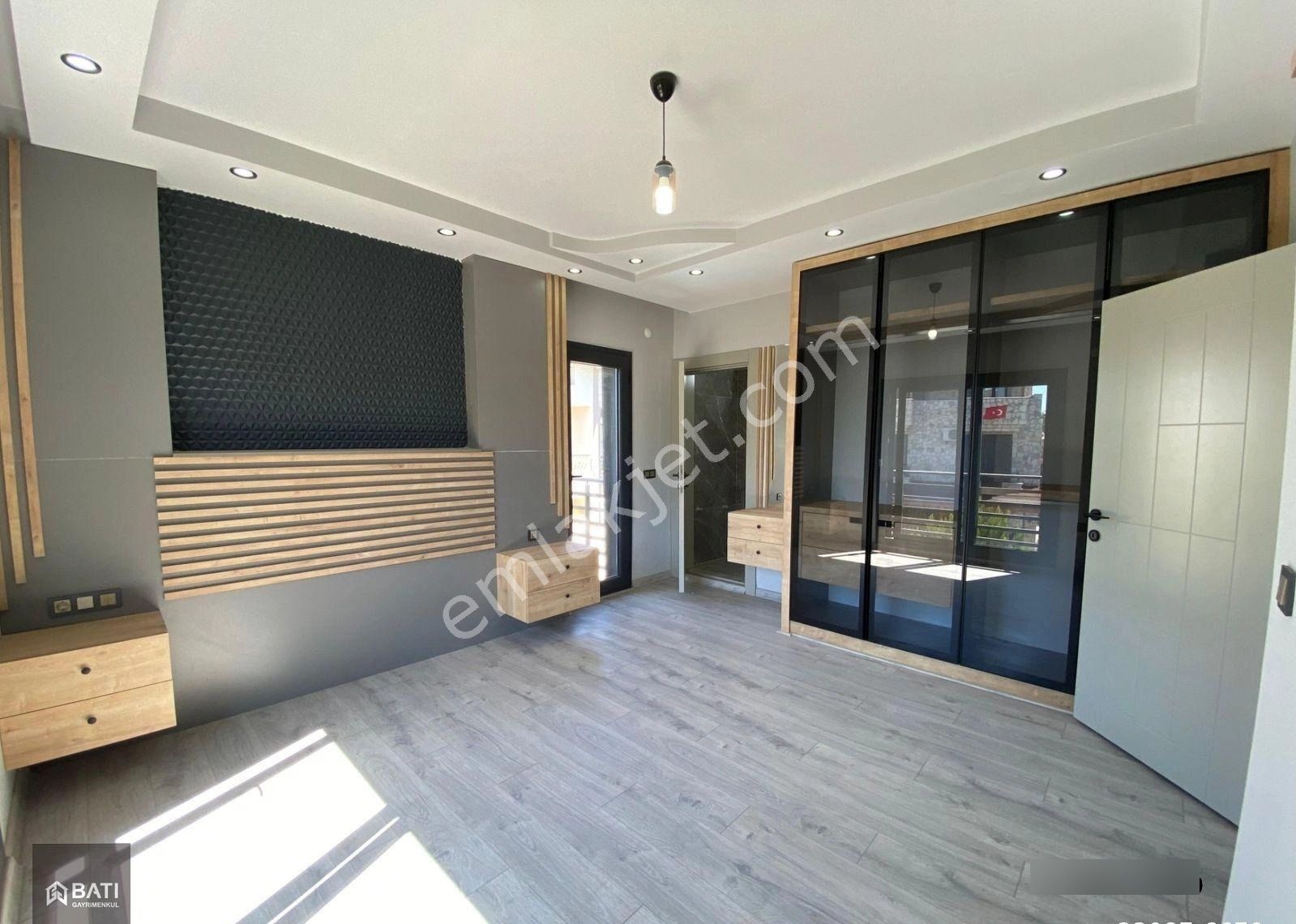 Yeşilkent'te 4+1 Ayrı Muftak Tam Müstakil Villa - Görsel 13