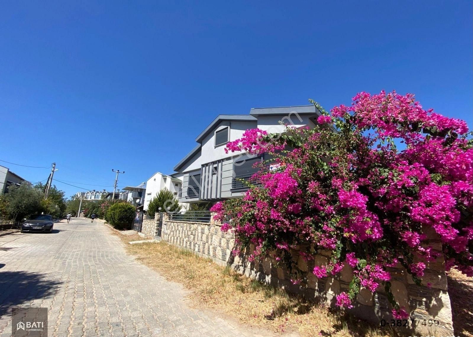 Yeşilkent'te 4+1 Ayrı Muftak Tam Müstakil Villa