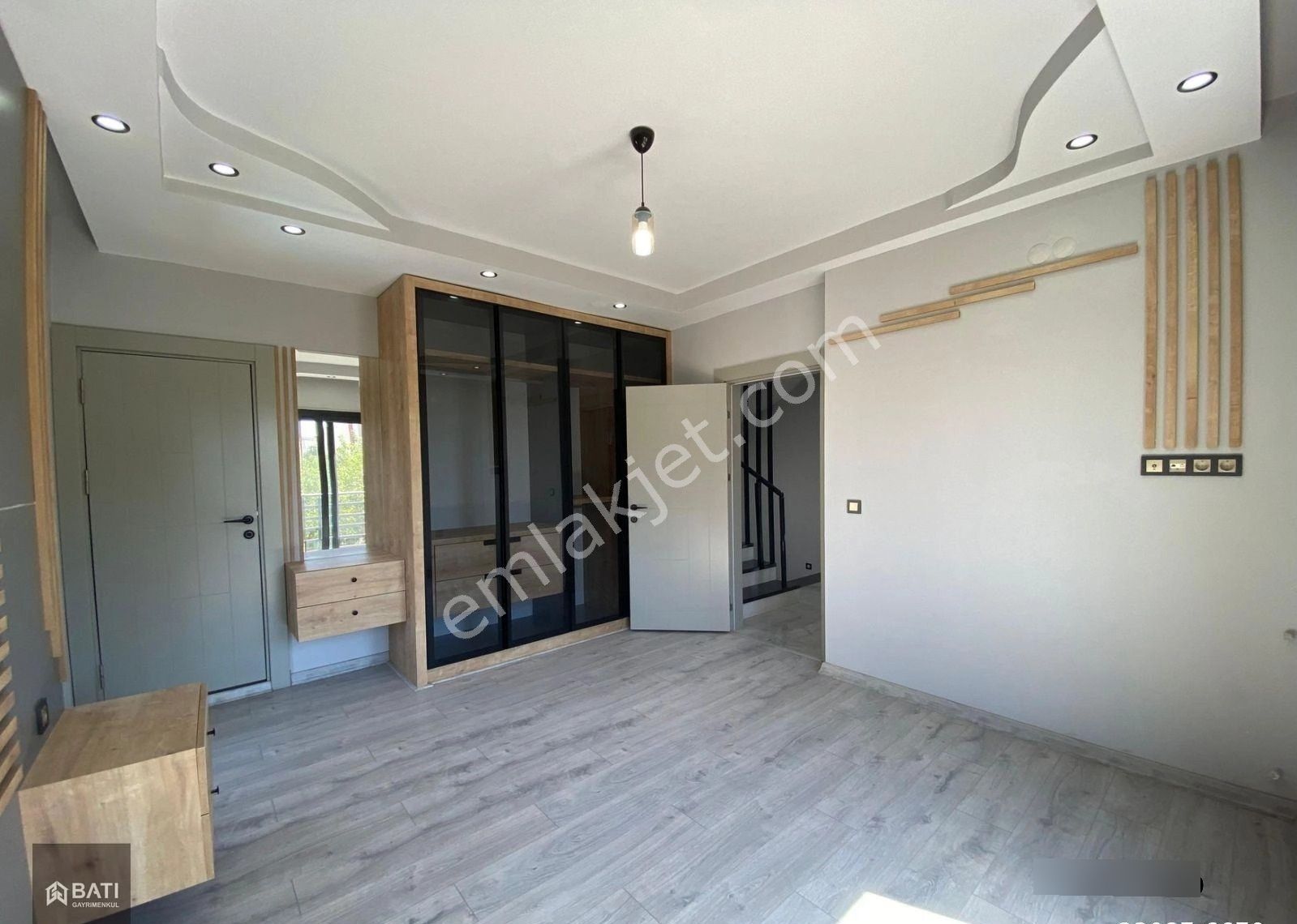 Yeşilkent'te 4+1 Ayrı Muftak Tam Müstakil Villa - Görsel 25