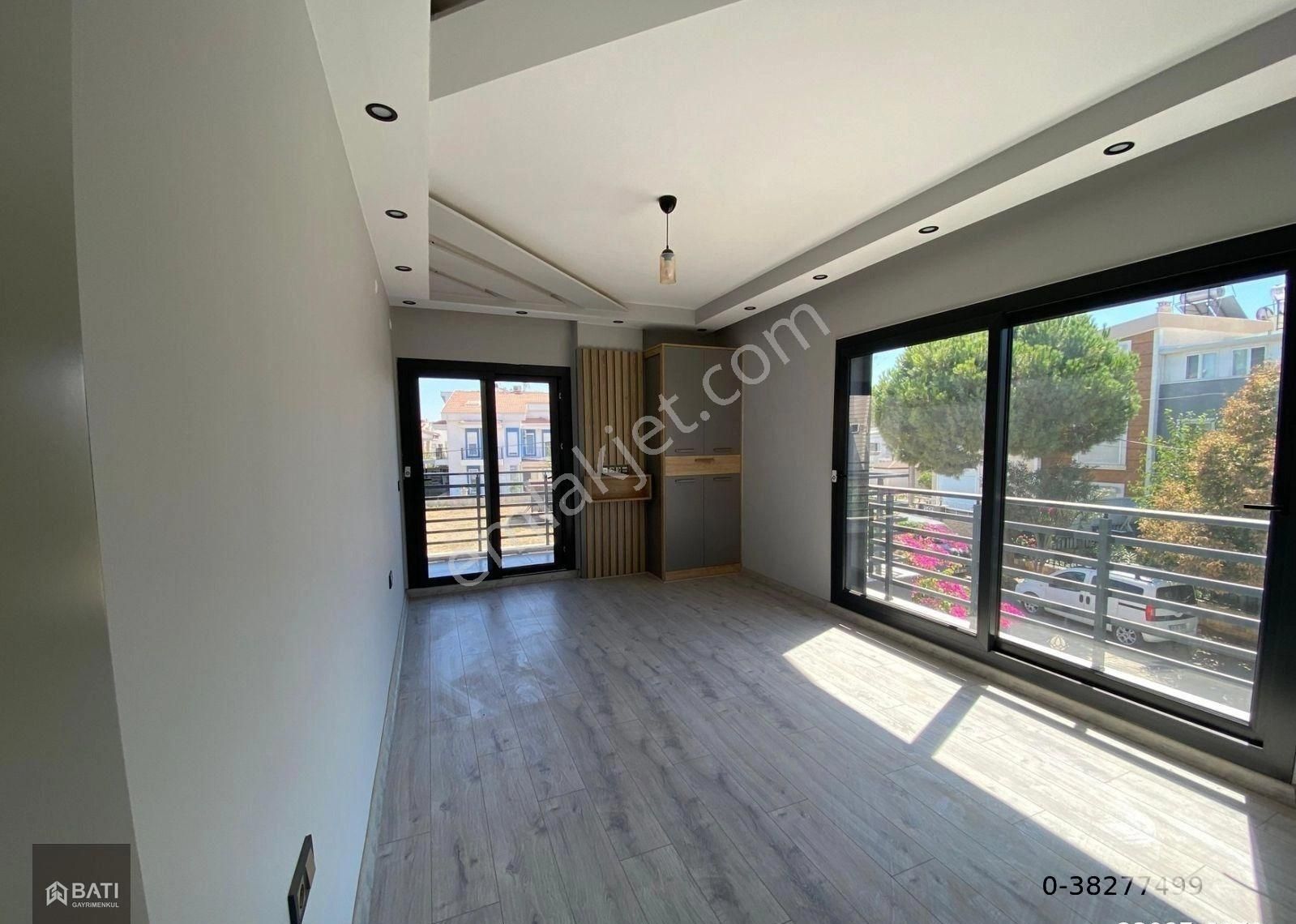 Yeşilkent'te 4+1 Ayrı Muftak Tam Müstakil Villa - Görsel 24