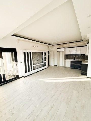 Kuşadasında Deniz Manzaralı 3+1 Satılık Dubleks Daire - Görsel 3