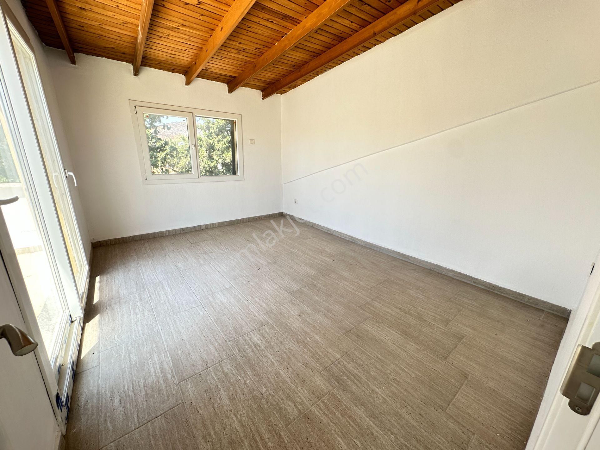 İzmir Seferihisar Doğanbey'de Plaja 650m Geniş Bahçeli Ferah Satılık 3+1 Villa - Görsel 32