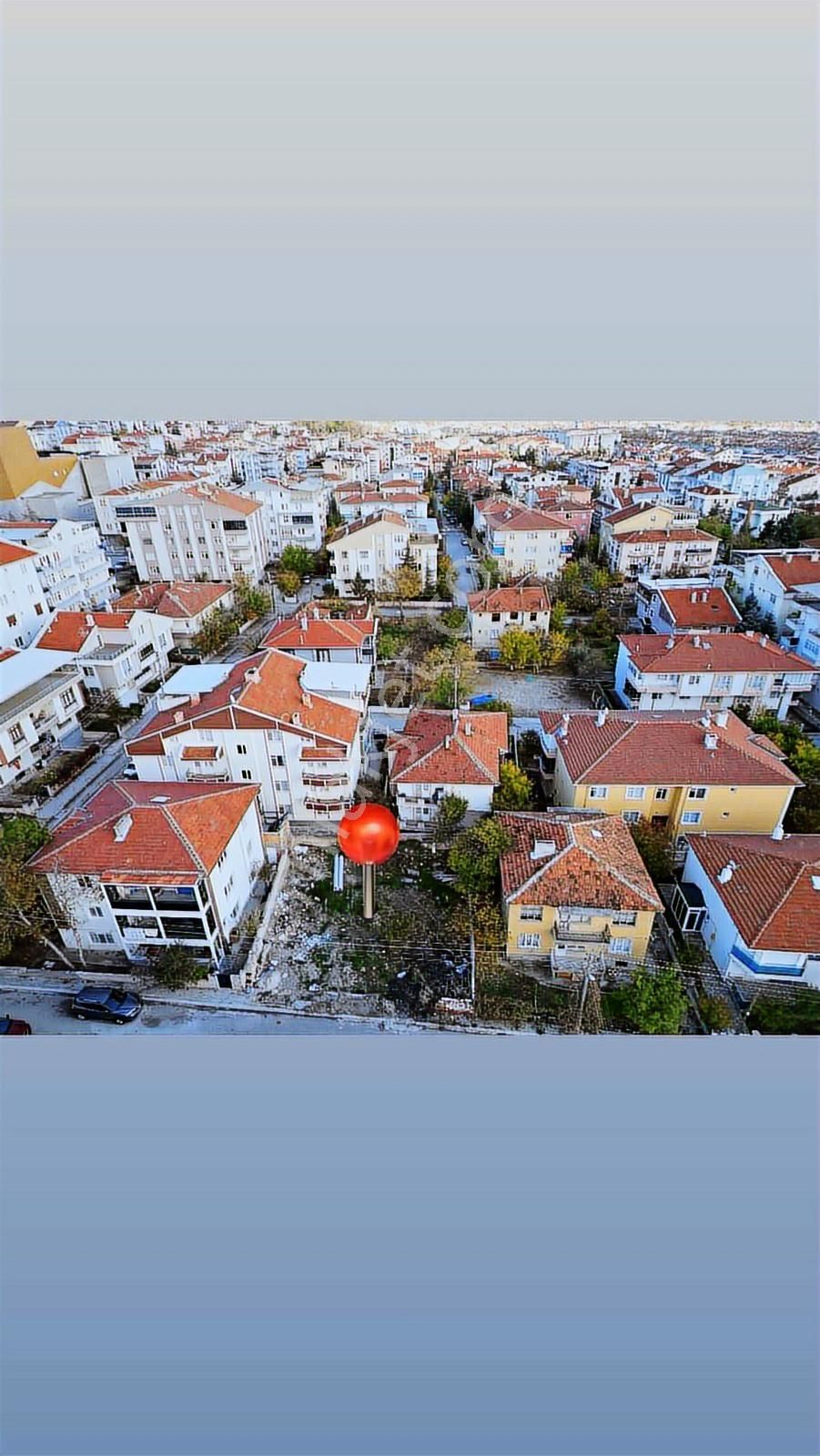 Şehitliğin Göbeğinde Satılık Arsa