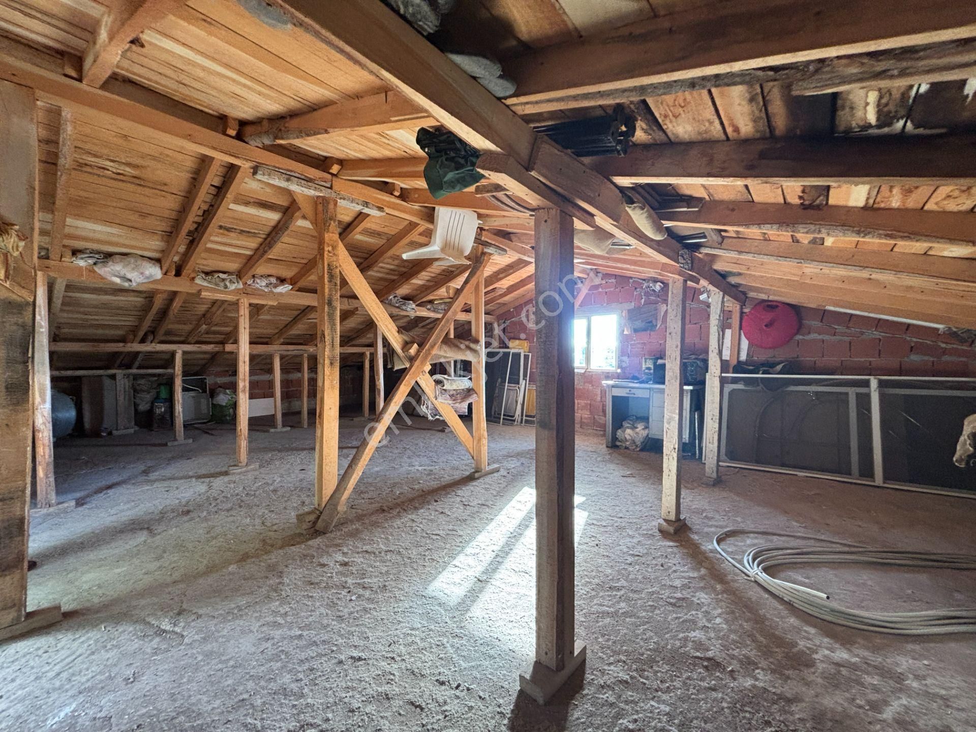 İzmir Seferihisar Tepecik Mahallesi’nde Deniz Manzaralı 2+1 Müstakil Tripleks Yazlık Villa - Görsel 27