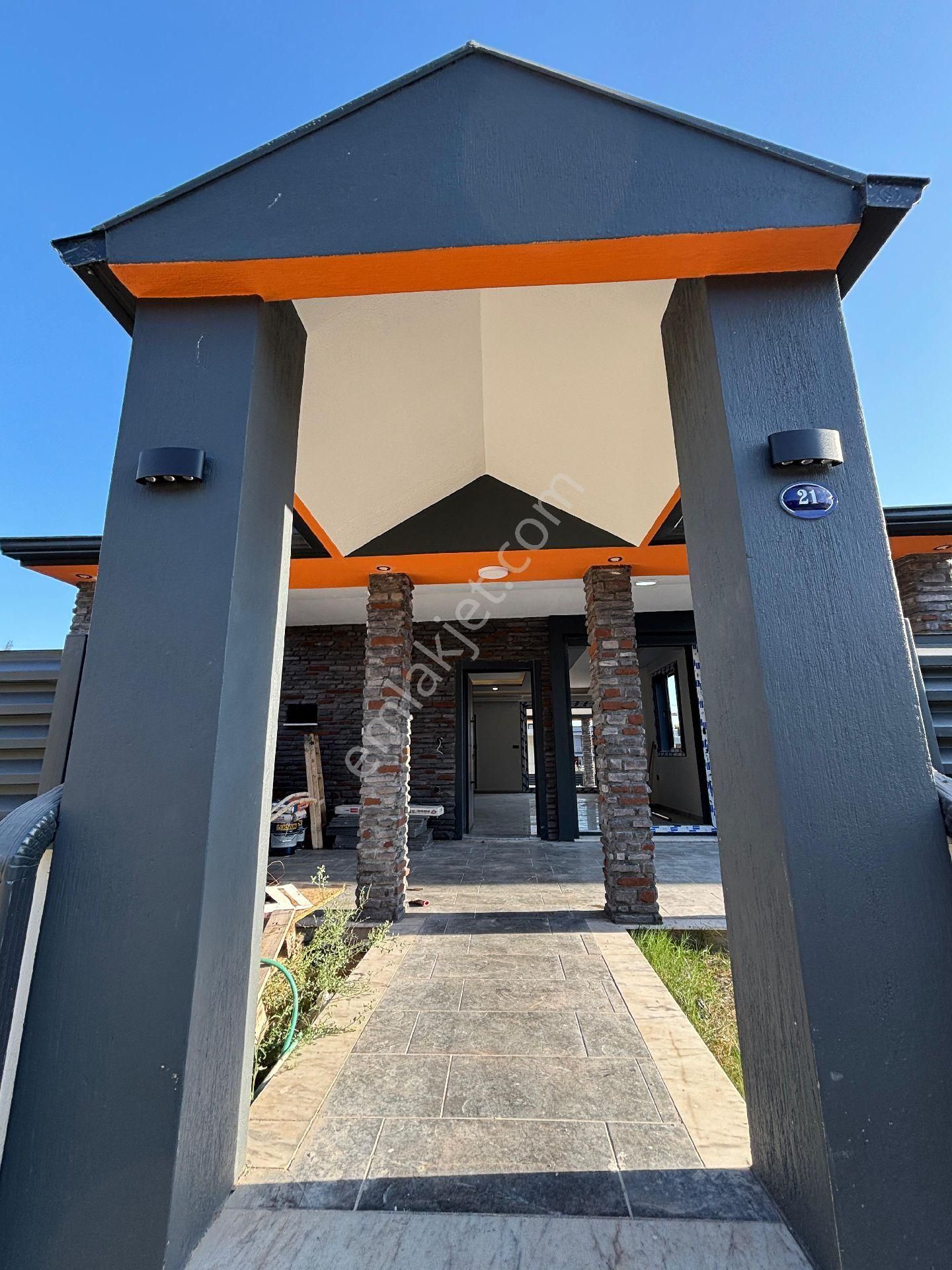 İzmir Seferihisar Doğanbey'de 200 M² Brüt Sıfır Bahçeli 3+1 Satılık Villa - Görsel 7