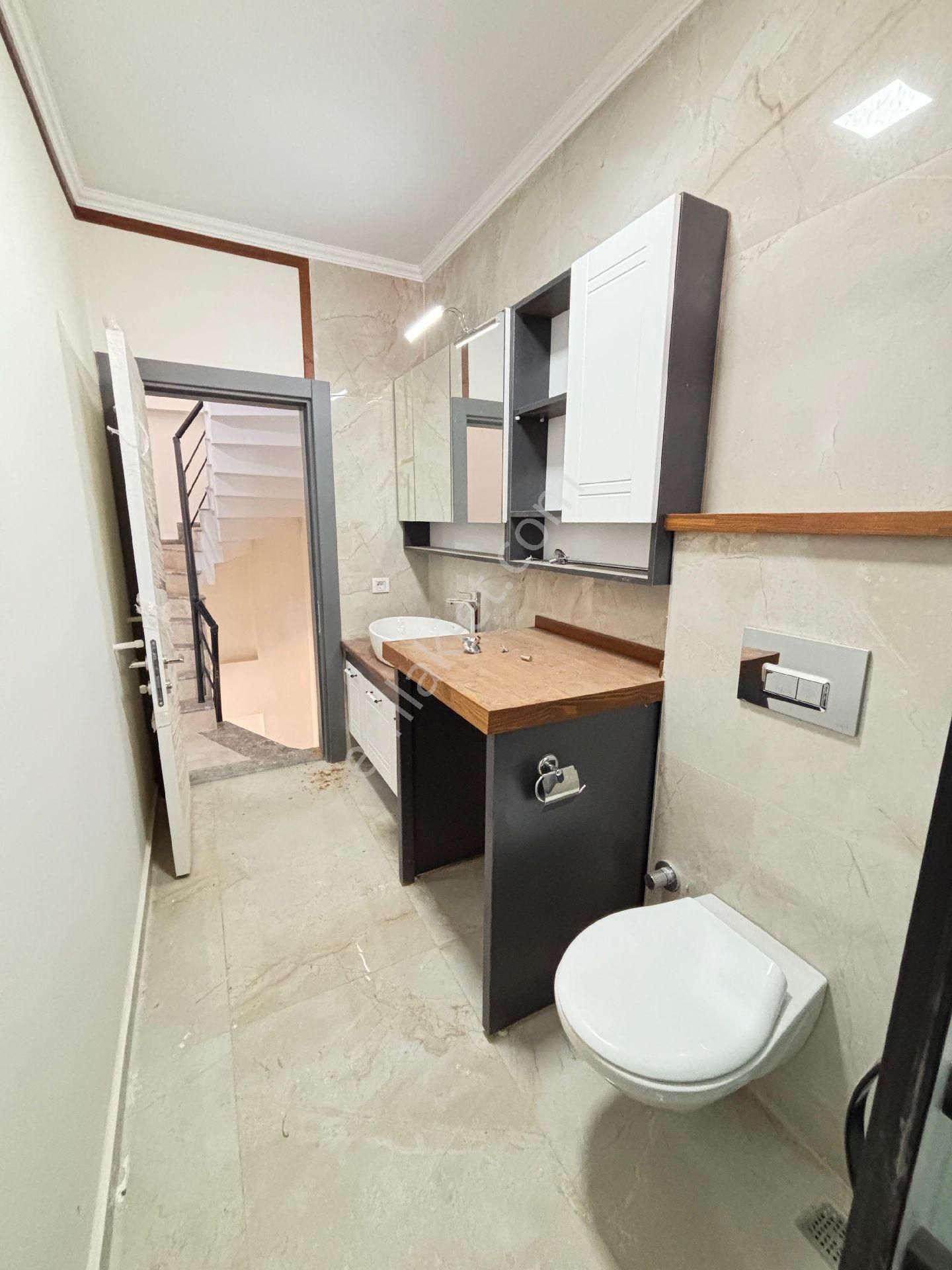 Seferihisar Doğanbey'in Merkezinde Geniş Yapılı 3+1 Satılık Villa - Görsel 17