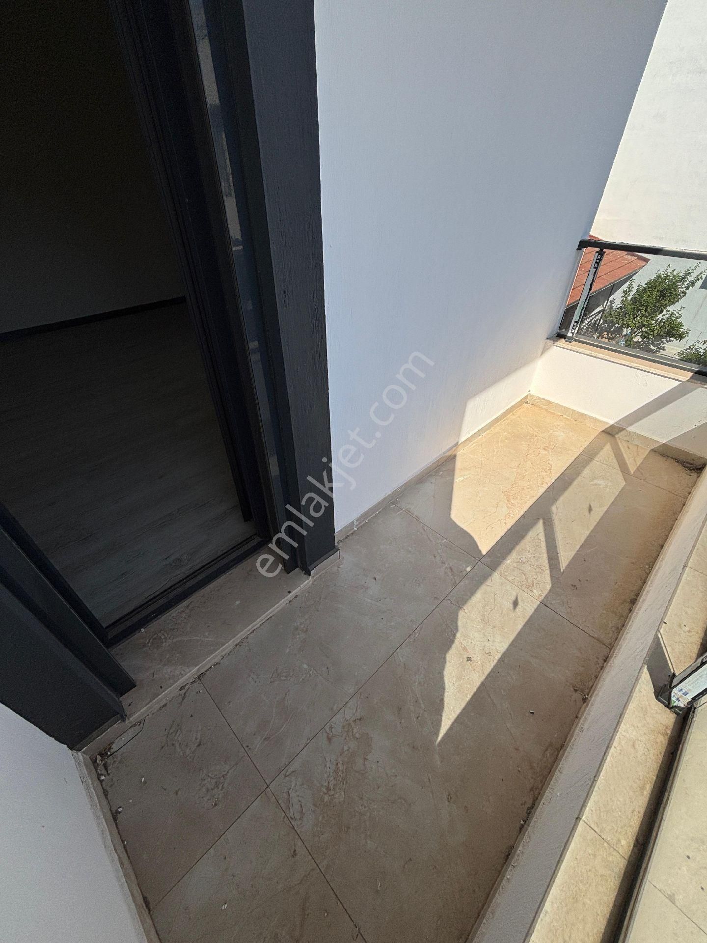 Seferihisar Doğanbey'in Merkezinde Geniş Yapılı 3+1 Satılık Villa - Görsel 24