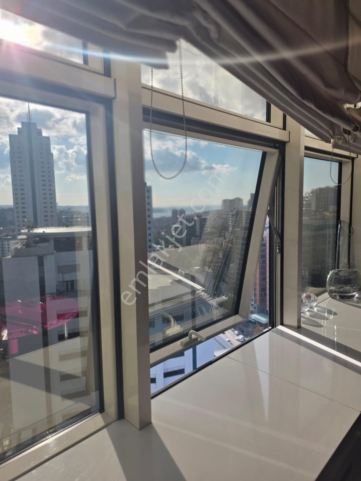 Polat Tower Resıdence Boğaz Manzaralı Eşyalı Kiralık 1+1 - Görsel 24