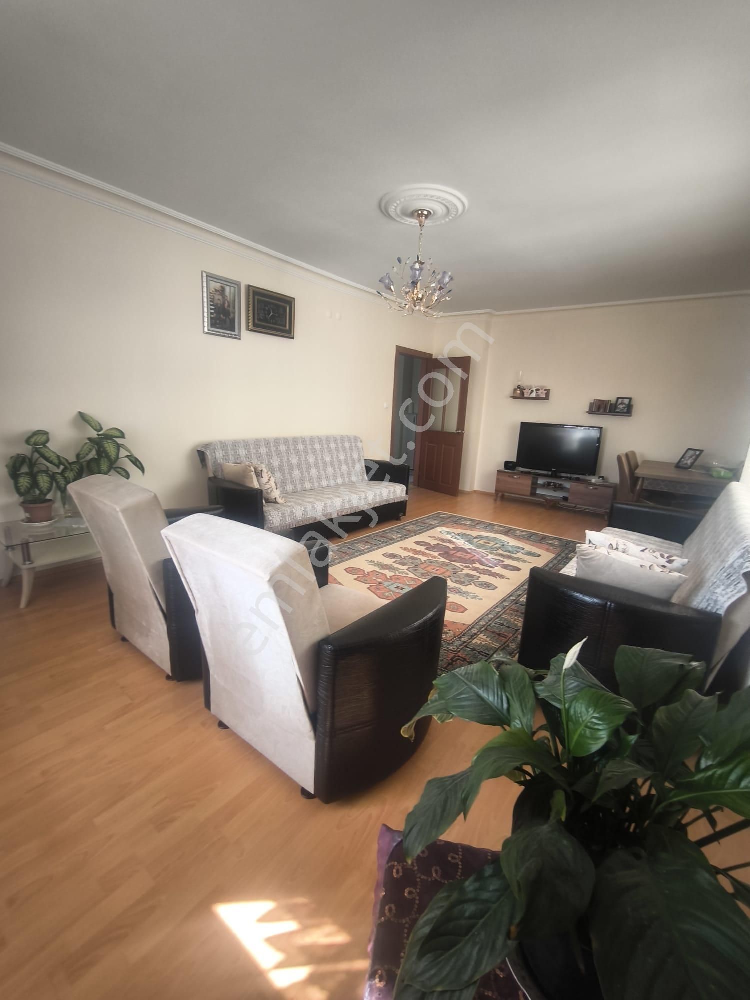 Pursaklar Mehmet Zengin Emlak'tan Merkezde, Bağımsız Salon, Masrafsız, 3.kat 3+1 Daire - Görsel 3