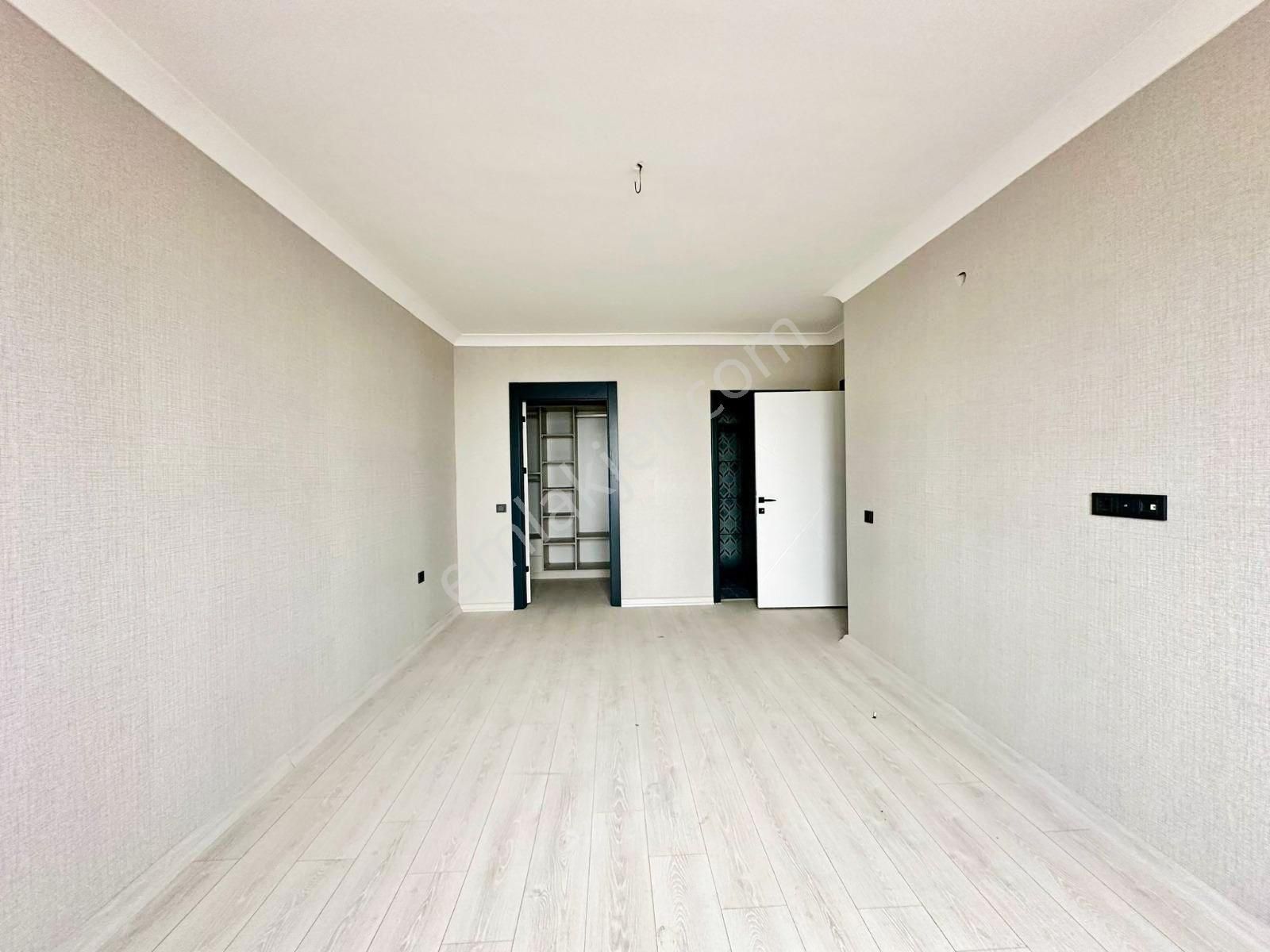 Pursaklar Mehmet Zengin Emlak'tan Kapalı Otoparklı Çift Banyolu 6.kat 4+1 Ultra Lüks Sitede Daire - Görsel 11