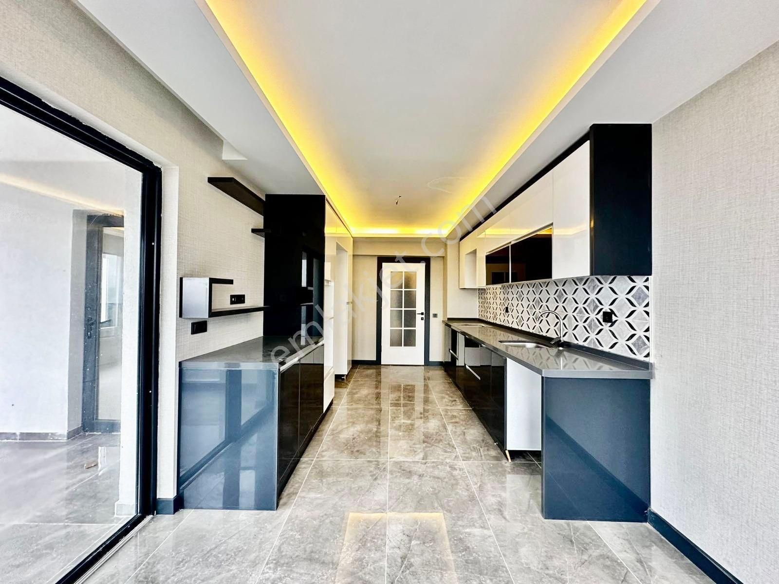 Pursaklar Mehmet Zengin Emlak'tan Kapalı Otoparklı Çift Banyolu 6.kat 4+1 Ultra Lüks Sitede Daire - Görsel 4