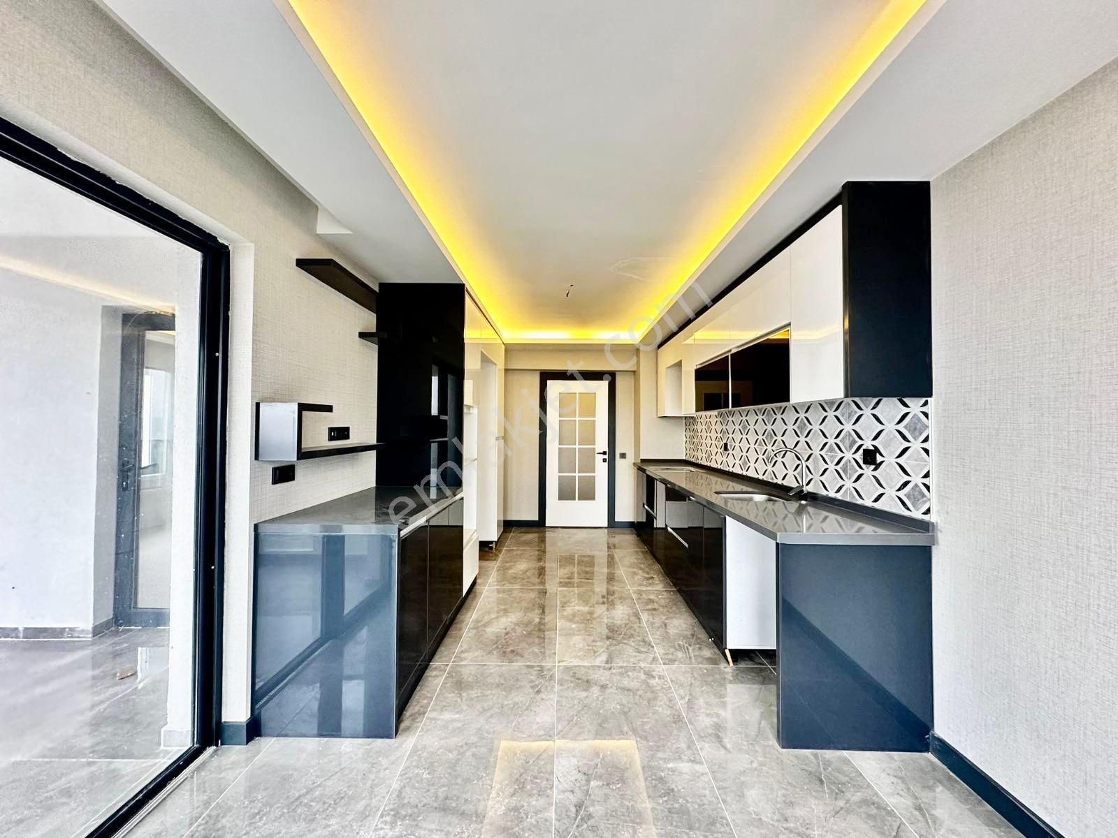 Pursaklar Mehmet Zengin Emlak'tan Kapalı Otoparklı Çift Banyolu 6.kat 4+1 Ultra Lüks Sitede Daire - Görsel 5