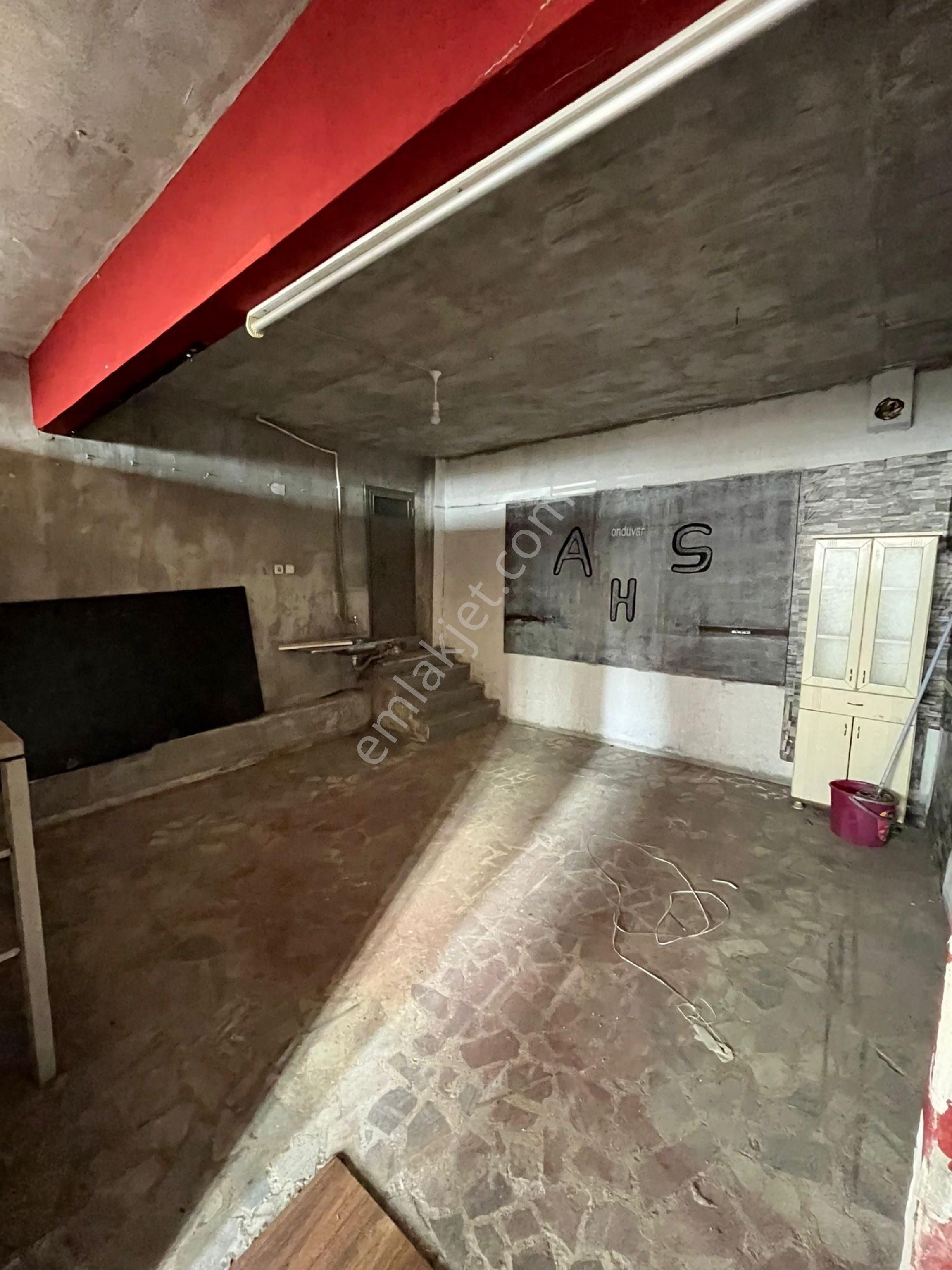 Çözüm Gayrimenkulden Alifuatbaşgil Ve Millet Caddesi Dibinde Kaçırılmıycak Kiralık Depo Ve Dükkan - Görsel 5