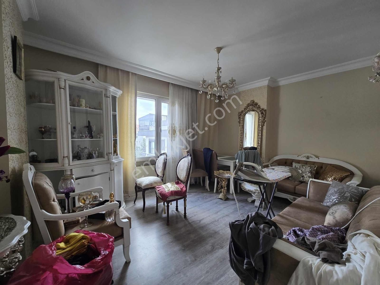 Zuhuratbaba Da 2000 Yapımı 4.kat 130m2 Asansörlü K.otoparklı - Görsel 10