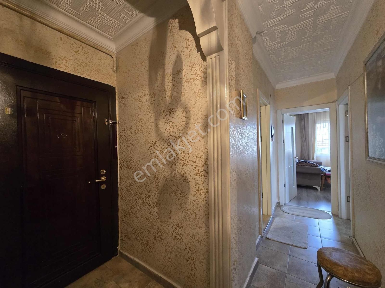 Zuhuratbaba Da 2000 Yapımı 4.kat 130m2 Asansörlü K.otoparklı - Görsel 5