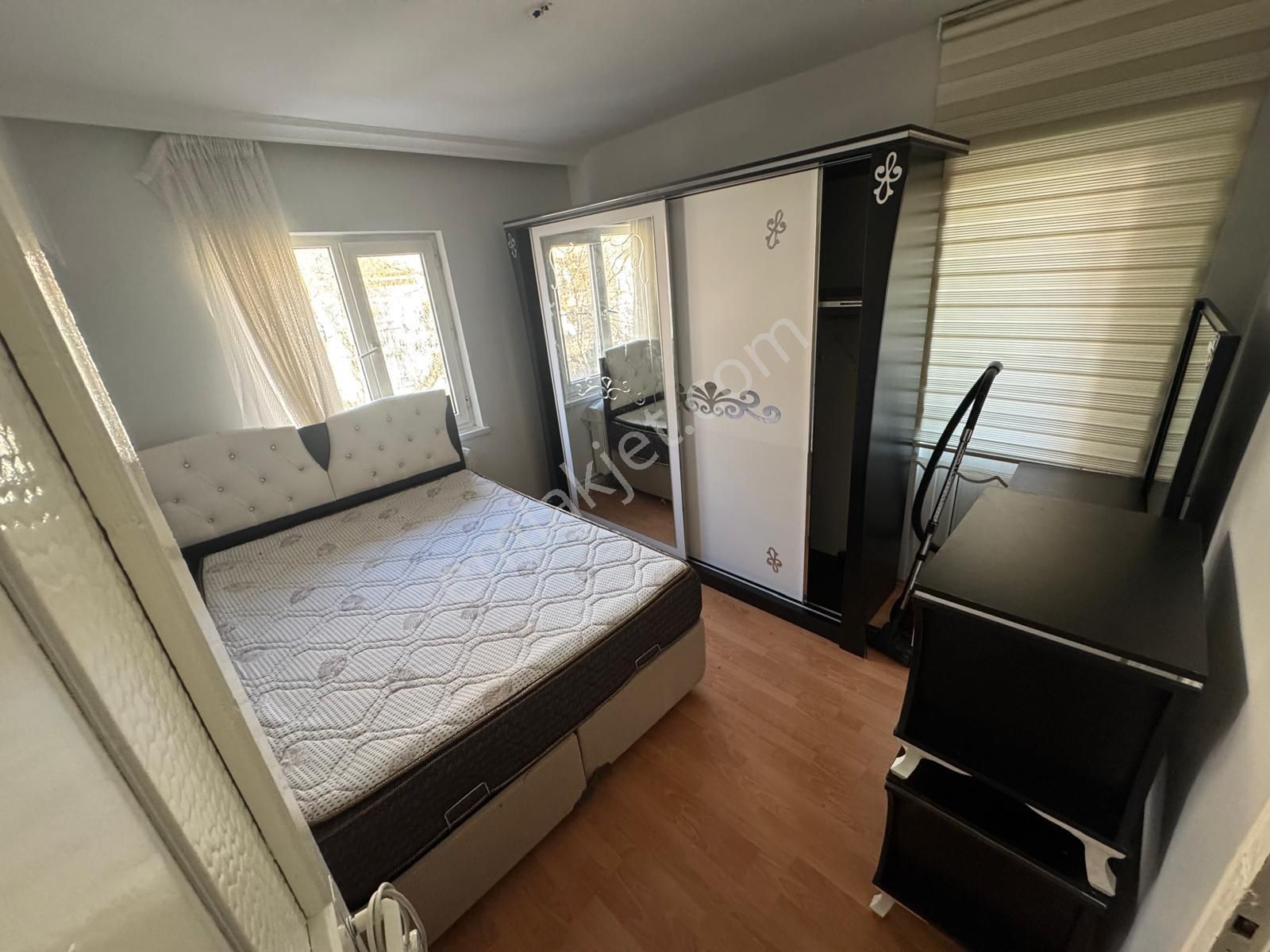 Kuyubaşı Metrosuna 3.dk Mesafede 3+1 Ön Cephe Eşyalı Merkezde - Görsel 18