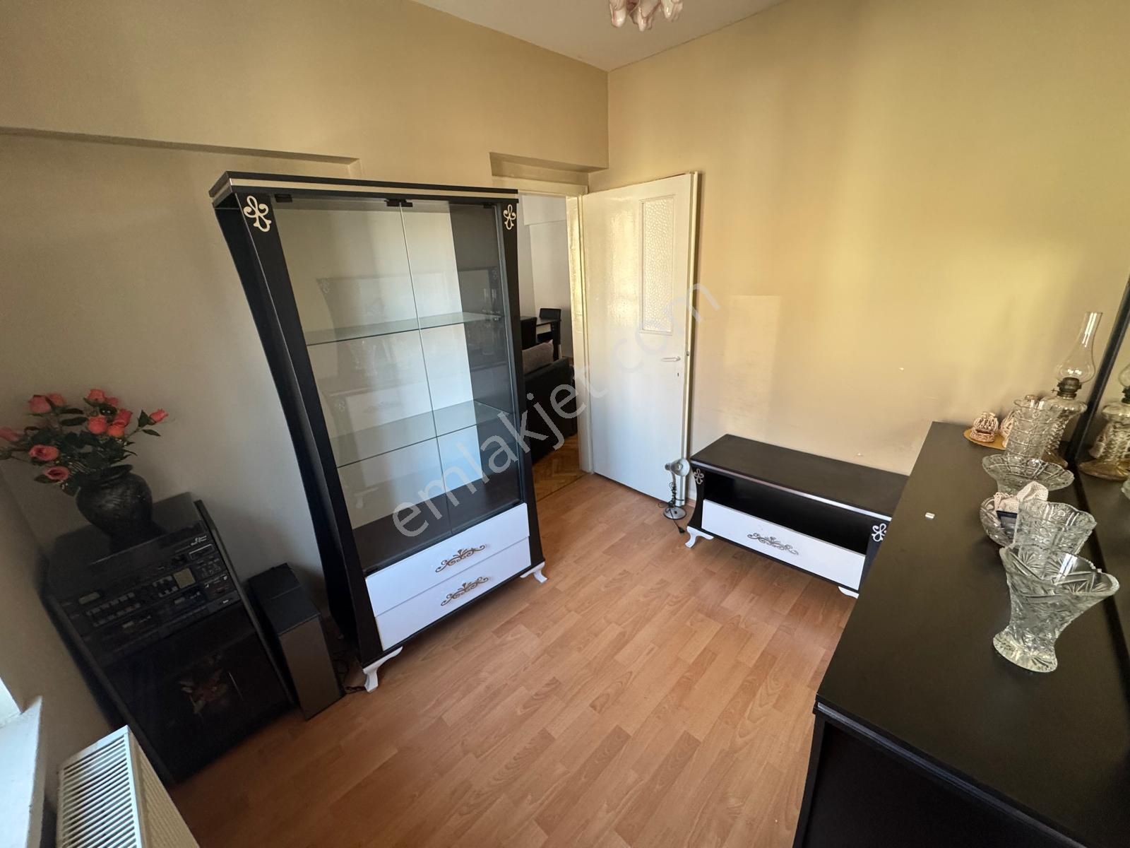 Kuyubaşı Metrosuna 3.dk Mesafede 3+1 Ön Cephe Eşyalı Merkezde - Görsel 7