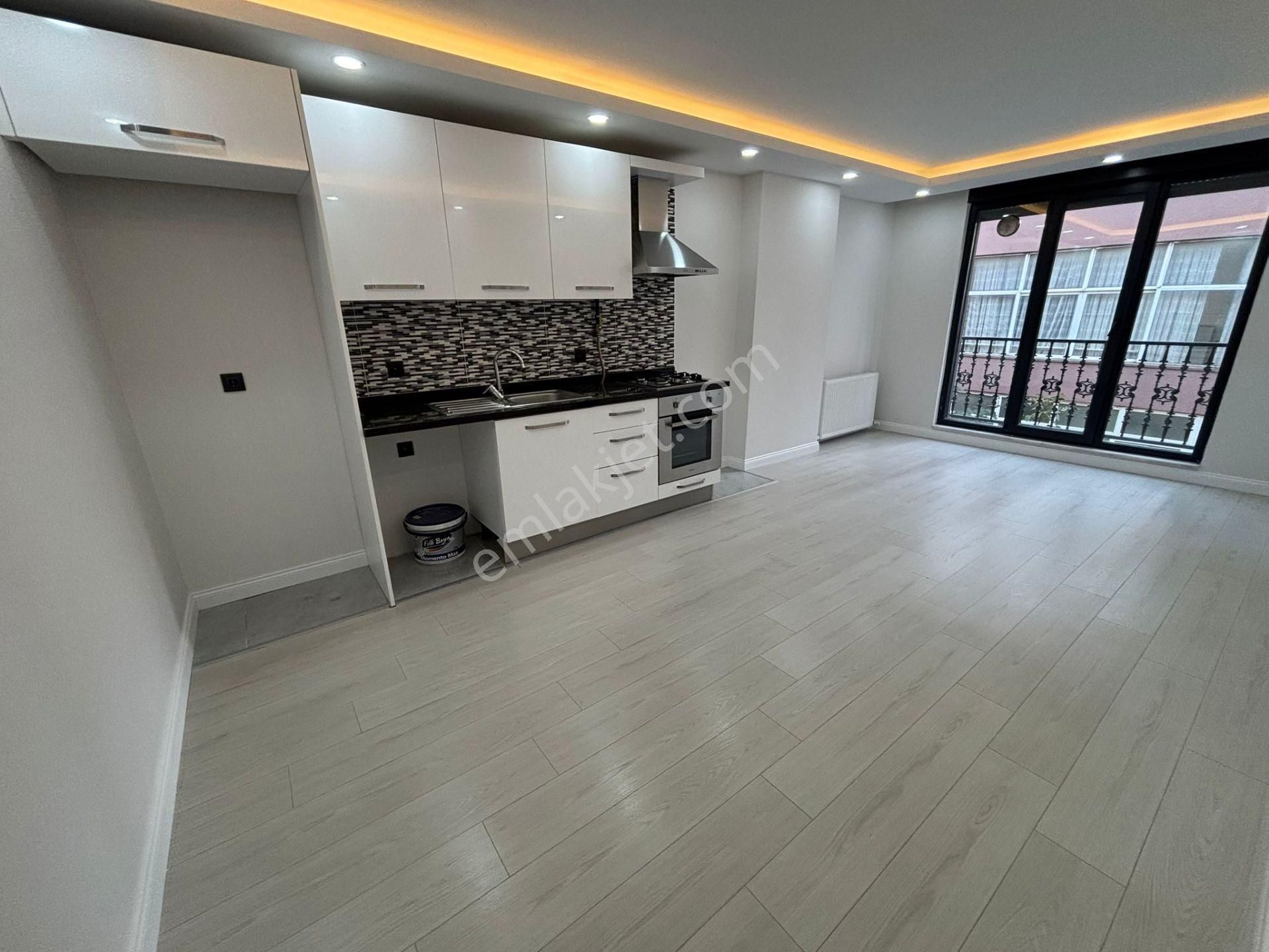 Kaçmaz'dan Yeni Binada Ara Katta 2+1 Balkonlu