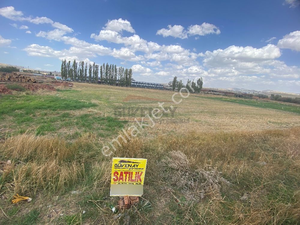 Güvenay - Çorum Ankara Samsun Yolu Greyder Arkası Ticari İmarlı Arsa