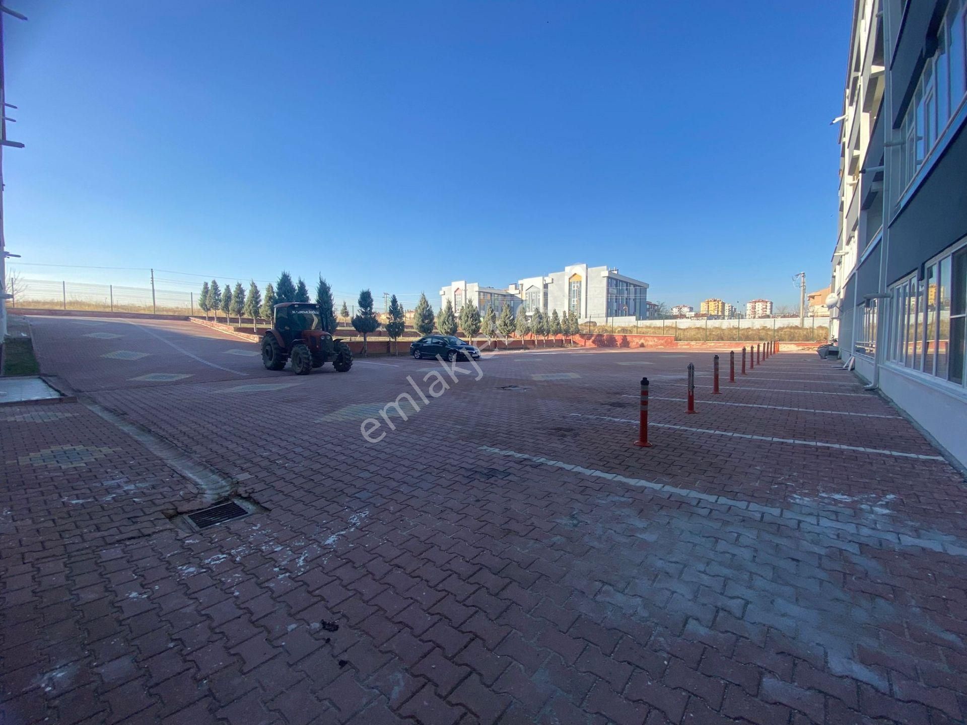 Kosova Mah Kiralık 1+1 Eşyalı Kiralık Daire Servis Güzergahı Üzerinde Anıl Emlak Gayrimenkul Den - Görsel 26