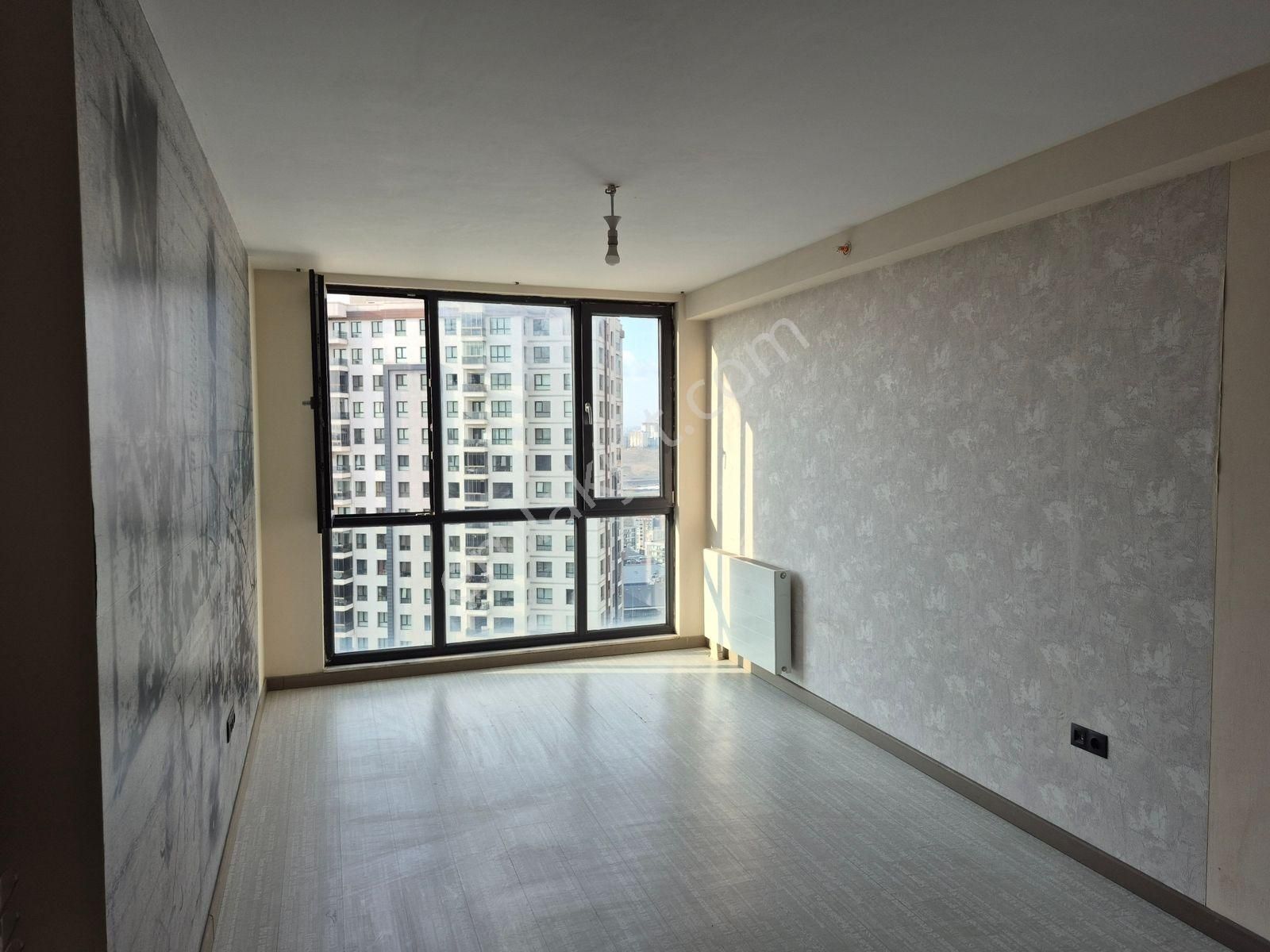 Küçükçekmece Halkalı Cadde24 Kiralık 1+0 Stüdyo Ofis Boş - Görsel 6