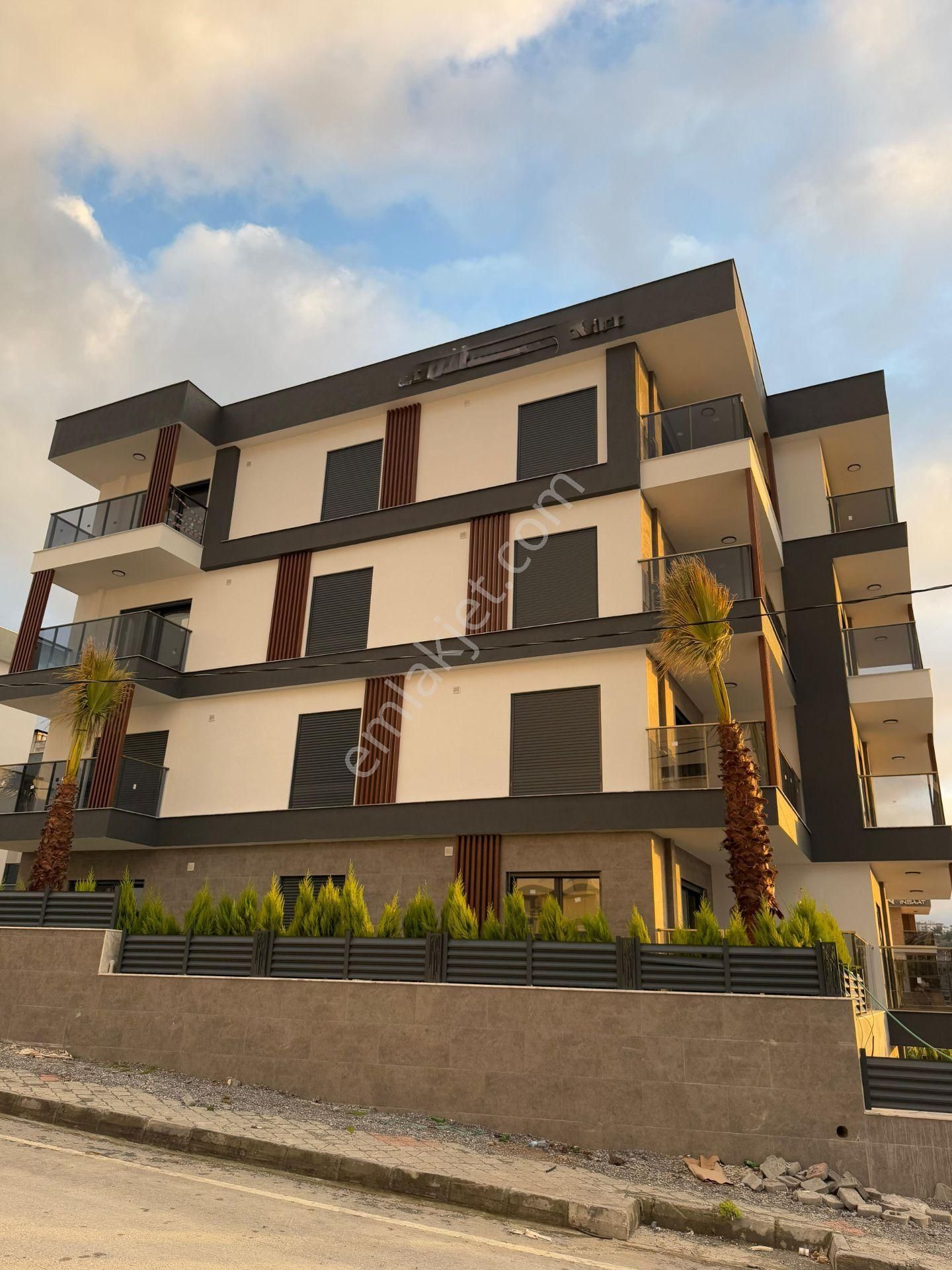 Havuzlu Sitede Ebeveyn Banyolu 2+1 Sıfır Daire - Görsel 4