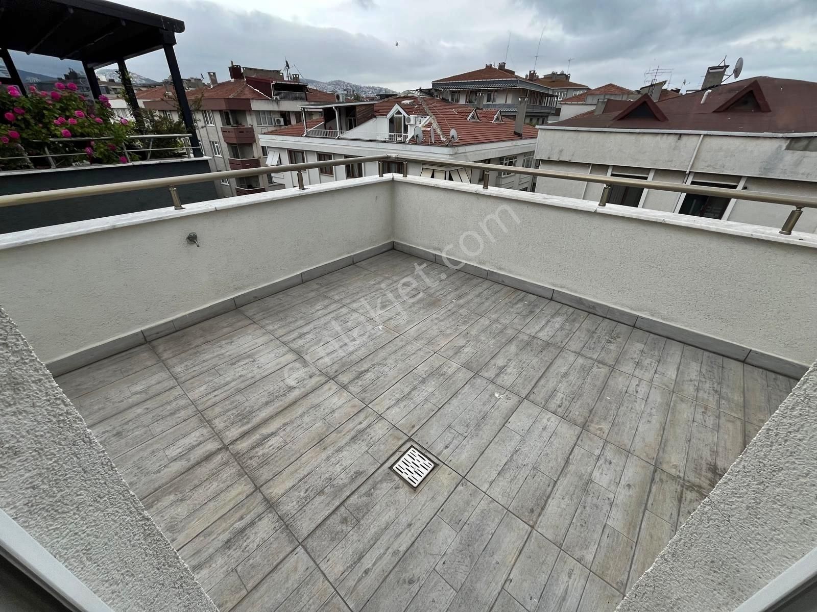 Yatırım'dan Küçükyalı Çınar Sahilde Deniz Manzaralı 4+1 Dubleks - Görsel 2