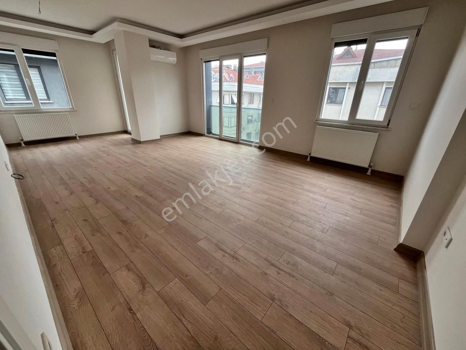 Yatırım'dan Küçükyalı Çınar Sahilde Deniz Manzaralı 4+1 Dubleks