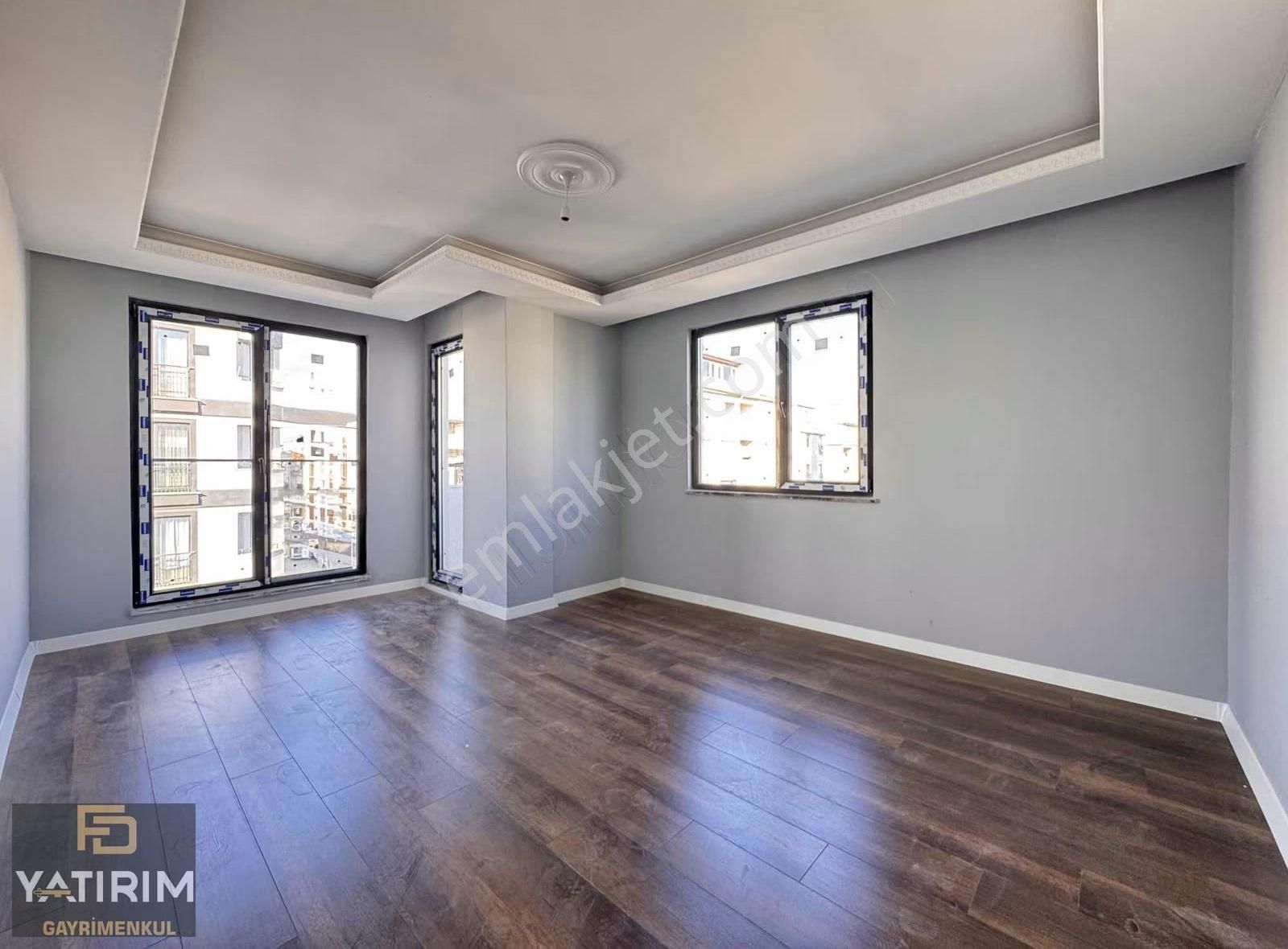 Sırasöğütler Mah Marmaray Yakını Asansörlü 2+1 Orta Kat