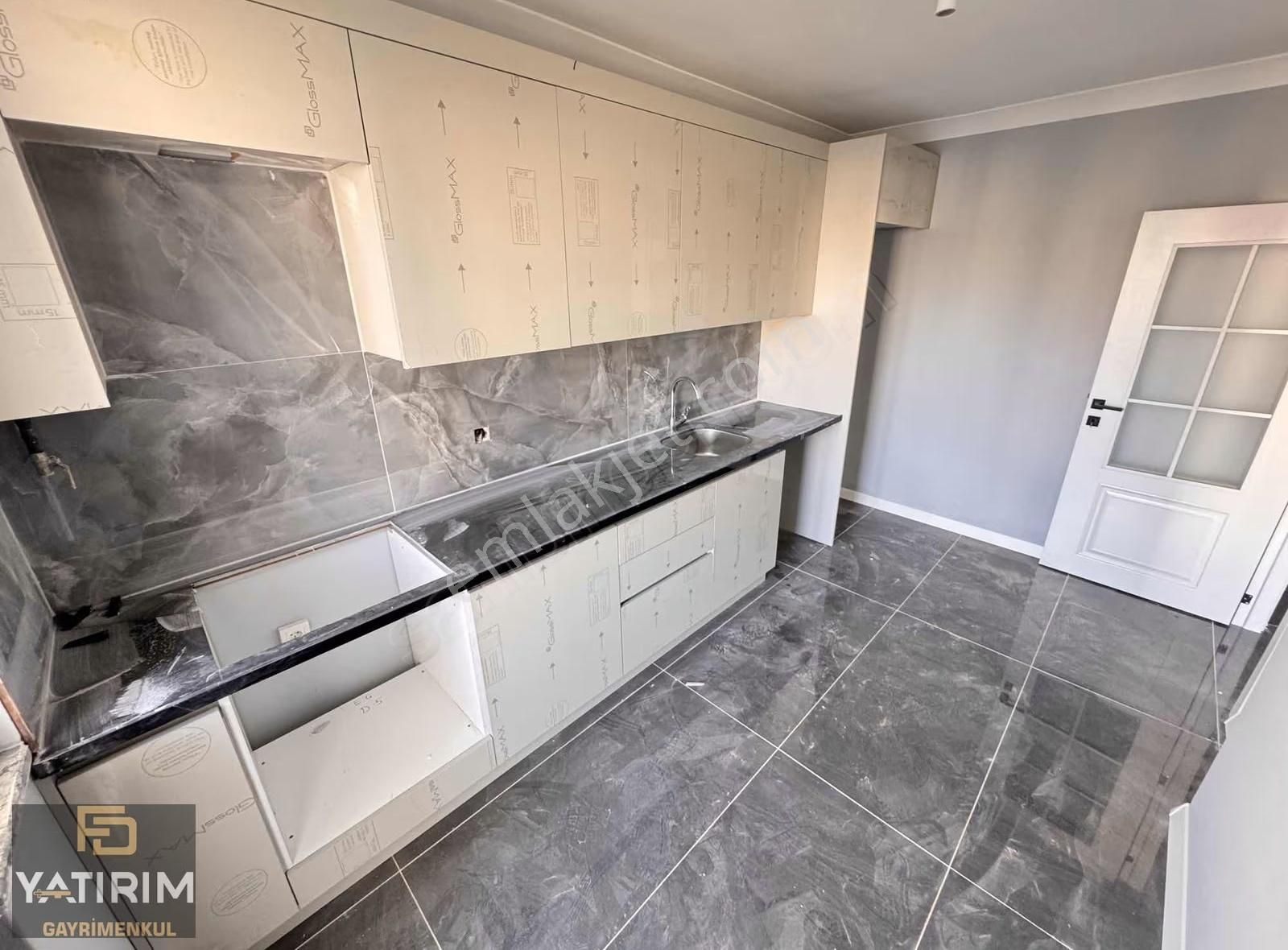 Sırasöğütler Mah Marmaray Yakını Asansörlü 2+1 Orta Kat - Görsel 18