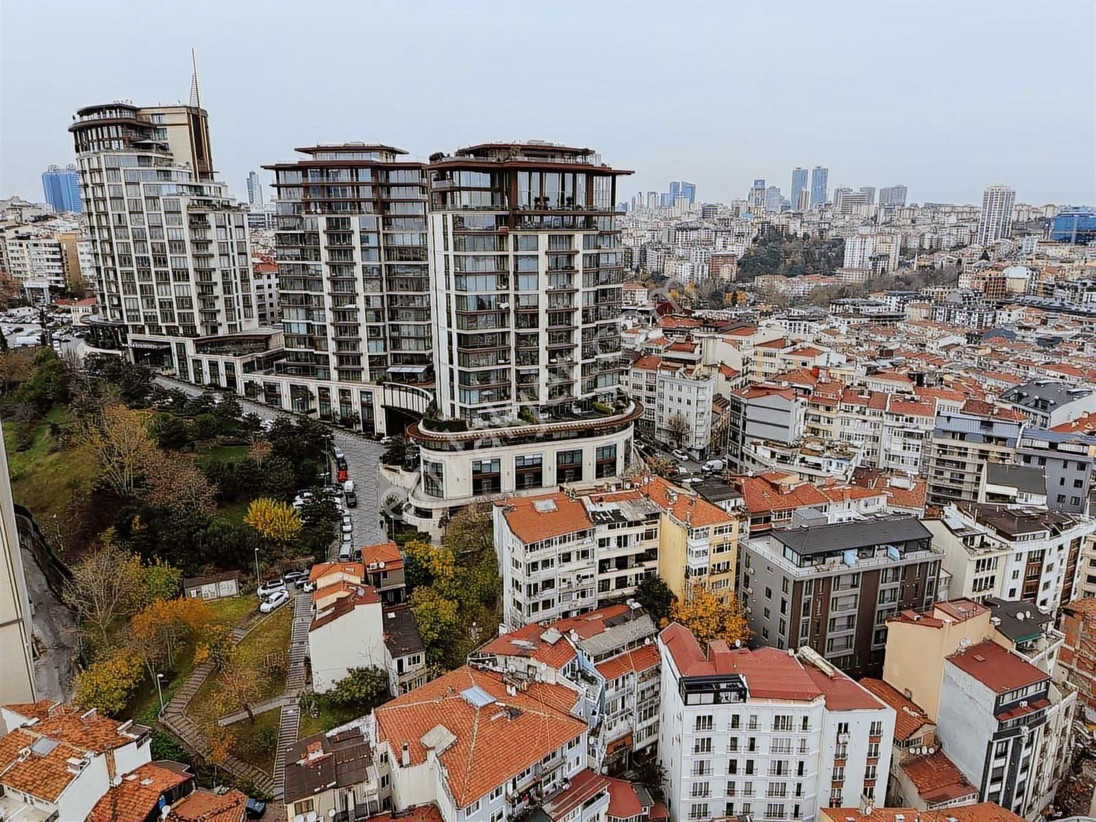 Beşiktaş'ta Deniz Manzaralı Özel Tasarım Satılık 2+1 Daire - Görsel 2