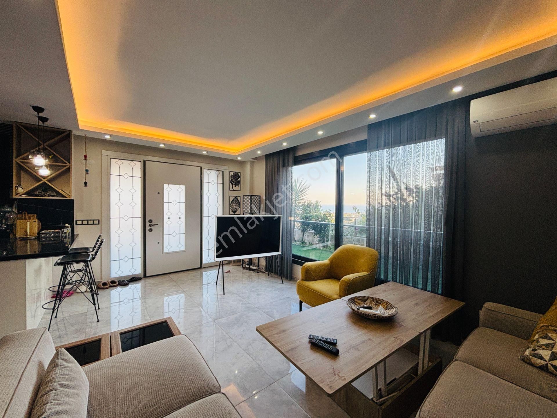 İzmir Seferihisar Atatürk Mahallesi’nde Eşyalı Deniz Manzaralı Havuzlu 4+2 Tripleks Yazlık Villa - Görsel 13