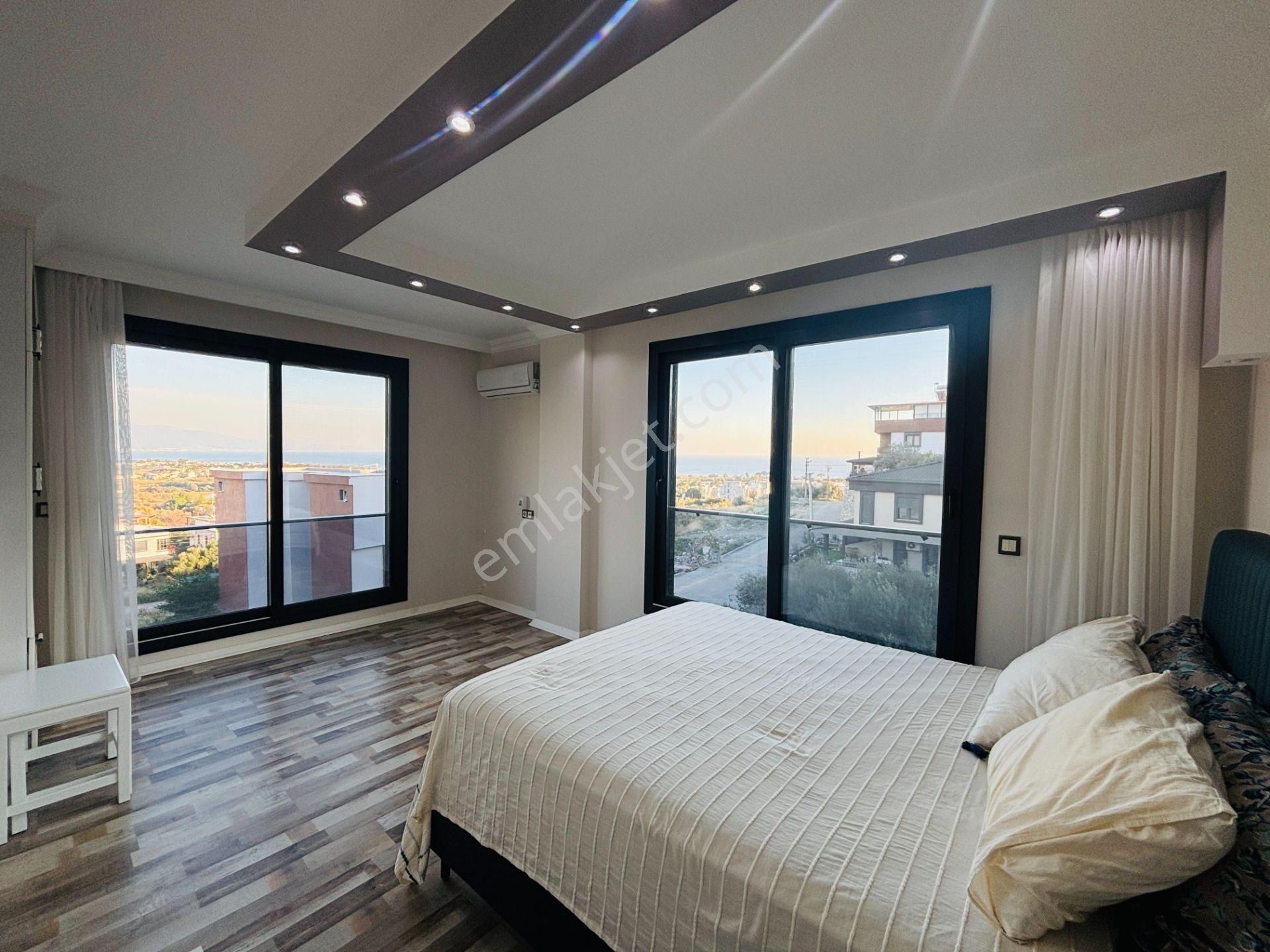 İzmir Seferihisar Atatürk Mahallesi’nde Eşyalı Deniz Manzaralı Havuzlu 4+2 Tripleks Yazlık Villa - Görsel 21