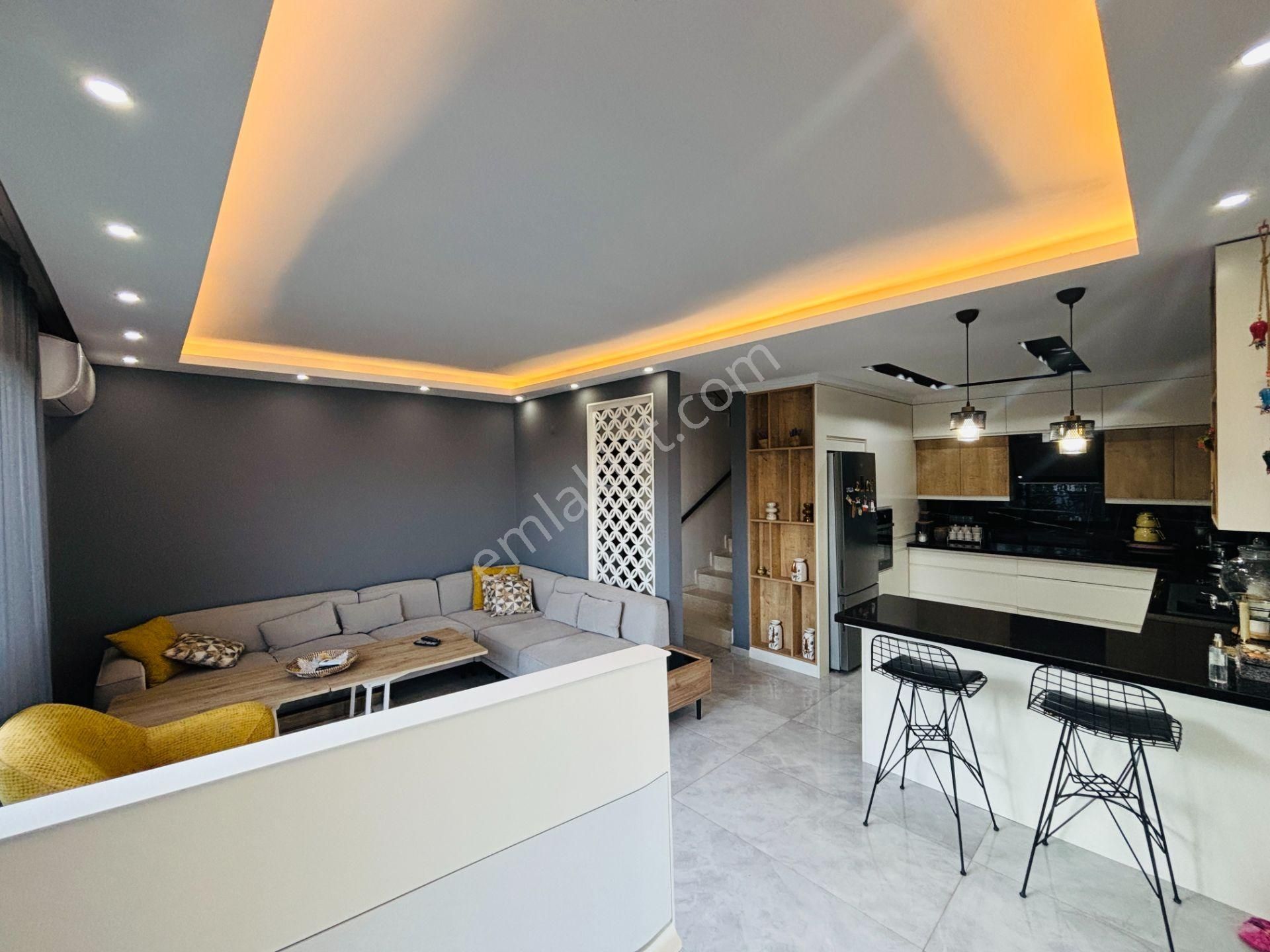 İzmir Seferihisar Atatürk Mahallesi’nde Eşyalı Deniz Manzaralı Havuzlu 4+2 Tripleks Yazlık Villa - Görsel 12