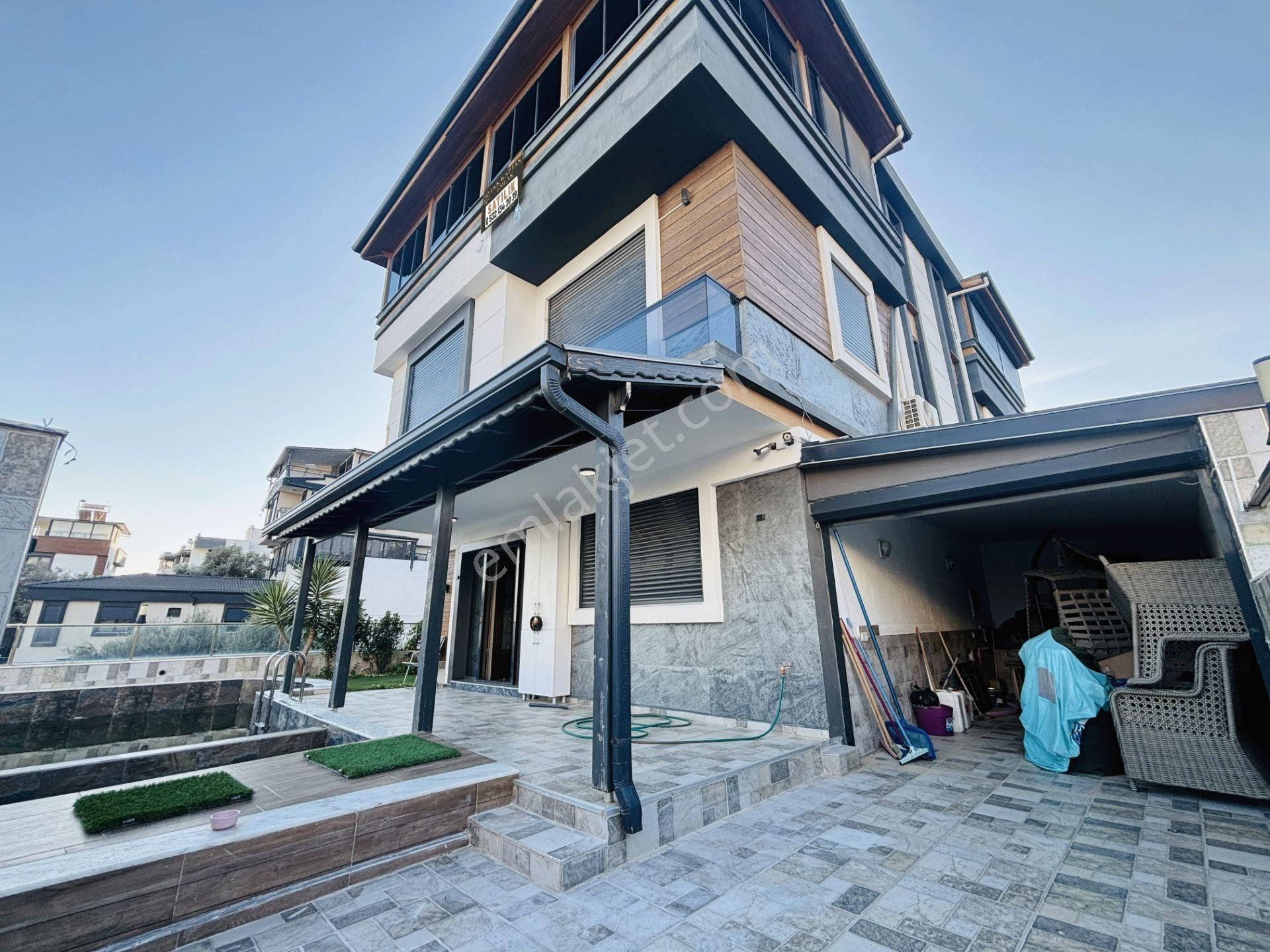 İzmir Seferihisar Atatürk Mahallesi’nde Eşyalı Deniz Manzaralı Havuzlu 4+2 Tripleks Yazlık Villa - Görsel 5