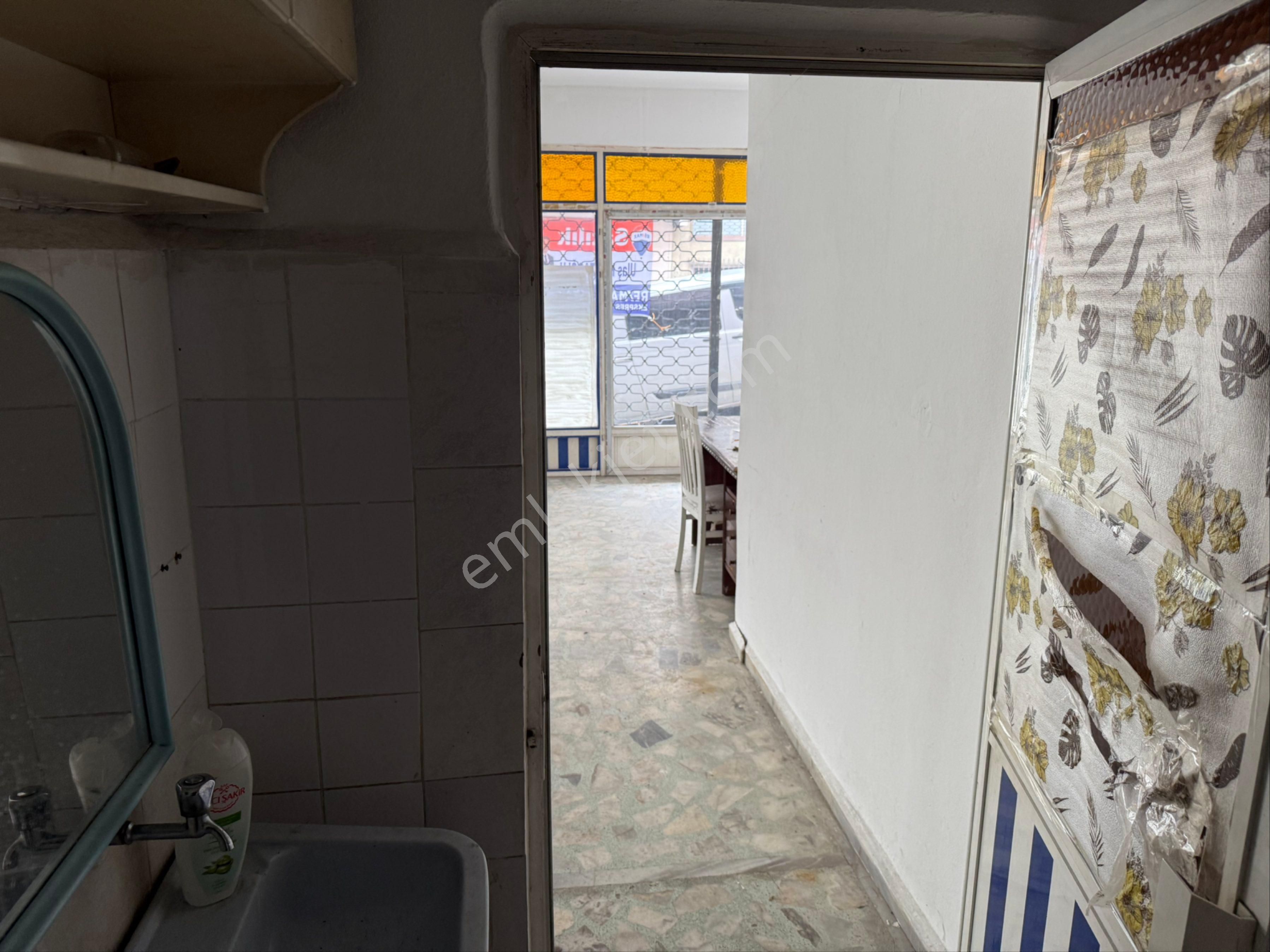 Remax’tan Gazi Mahallesinde Satılık 85m² Geniş Vitrinli Dükkan - Görsel 12
