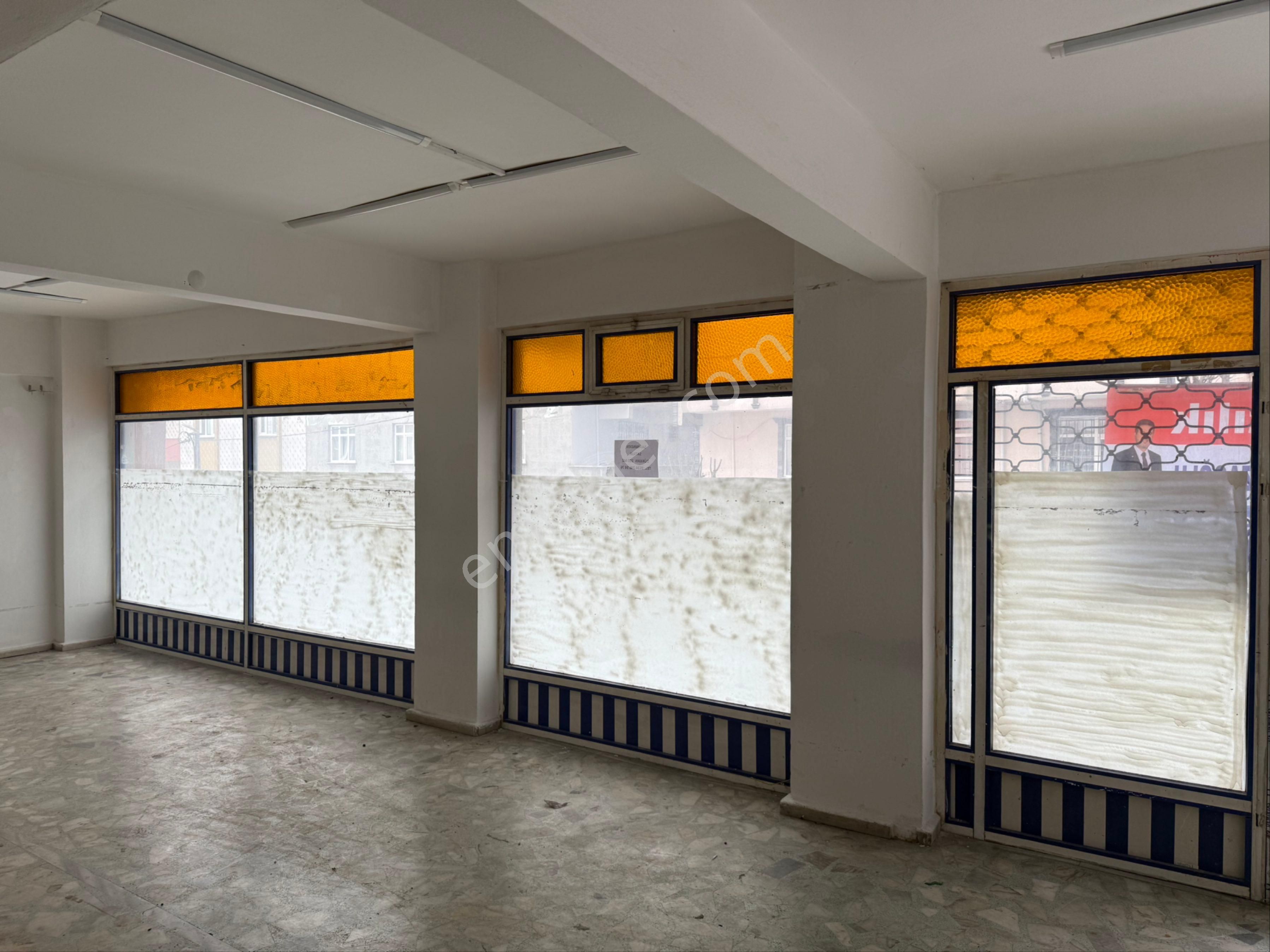 Remax’tan Gazi Mahallesinde Satılık 85m² Geniş Vitrinli Dükkan - Görsel 10