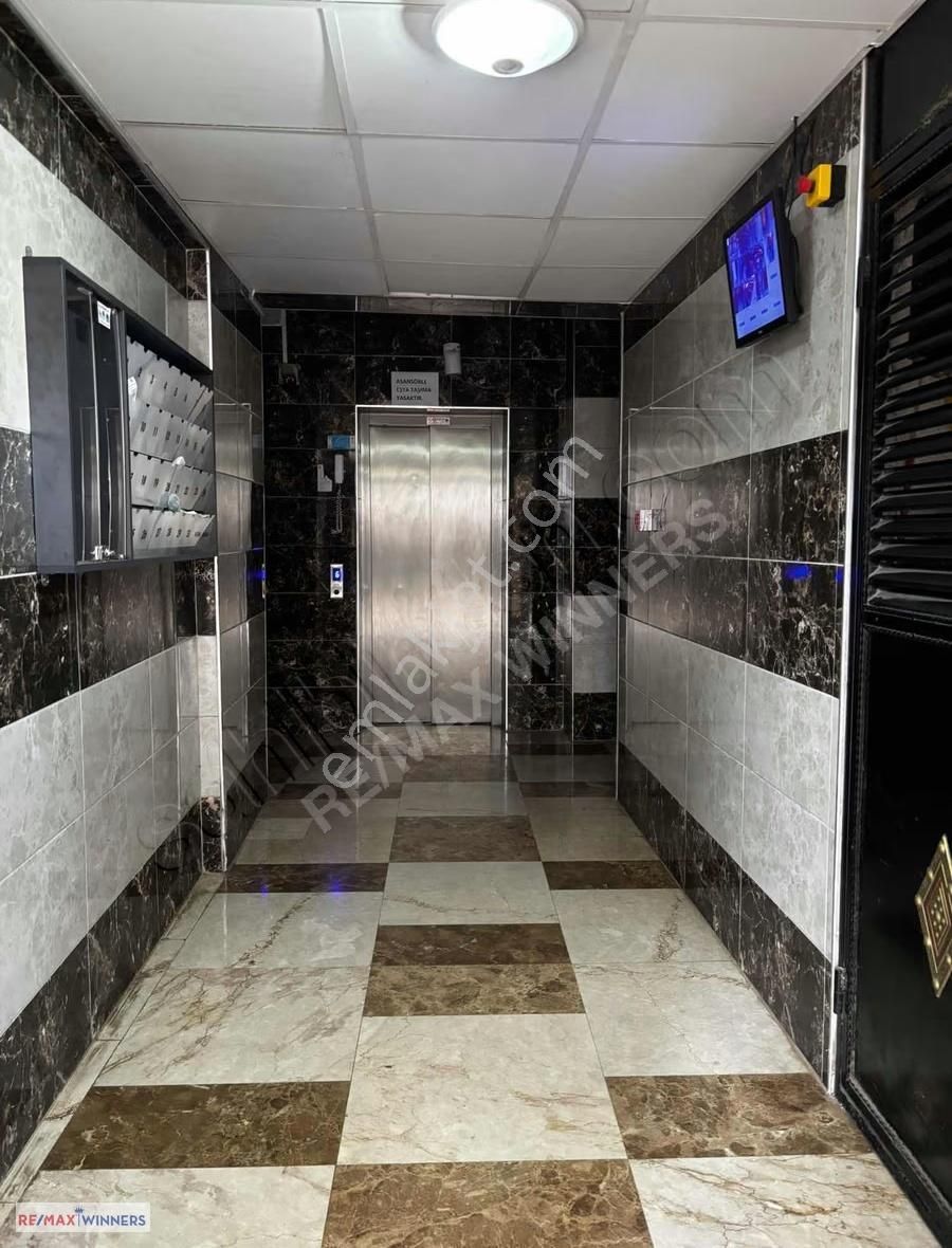 Fevziçakmak Da Site İçi Havuz Manzaralı Arakat 3+1 Daire - Görsel 36