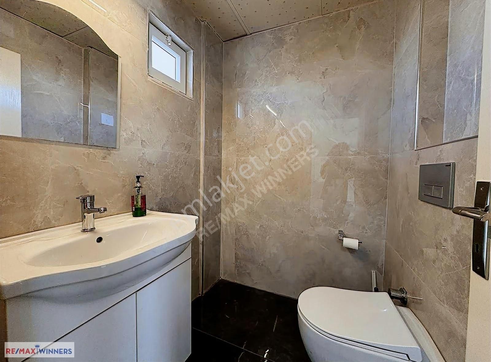 Bahçeli Eşyalı Villa - Görsel 32