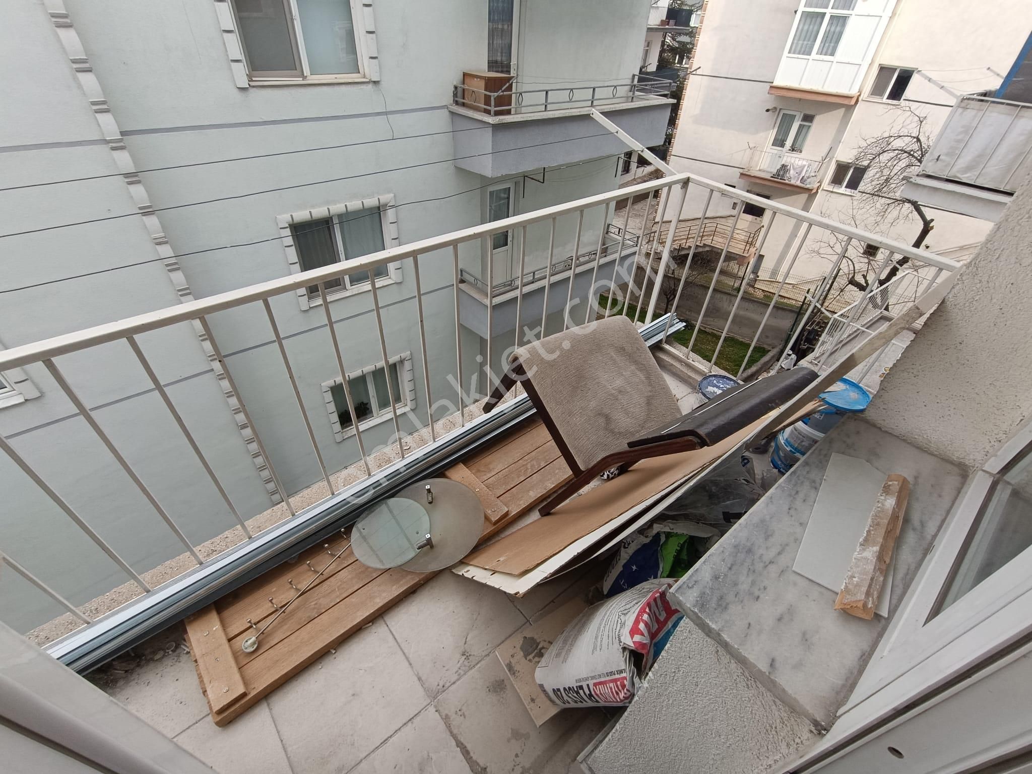 Sincan Mareşalda 3+1 Full Yapılı Ara Kat Ön Cephe Caddeye Trene Yakın Daire - Görsel 18