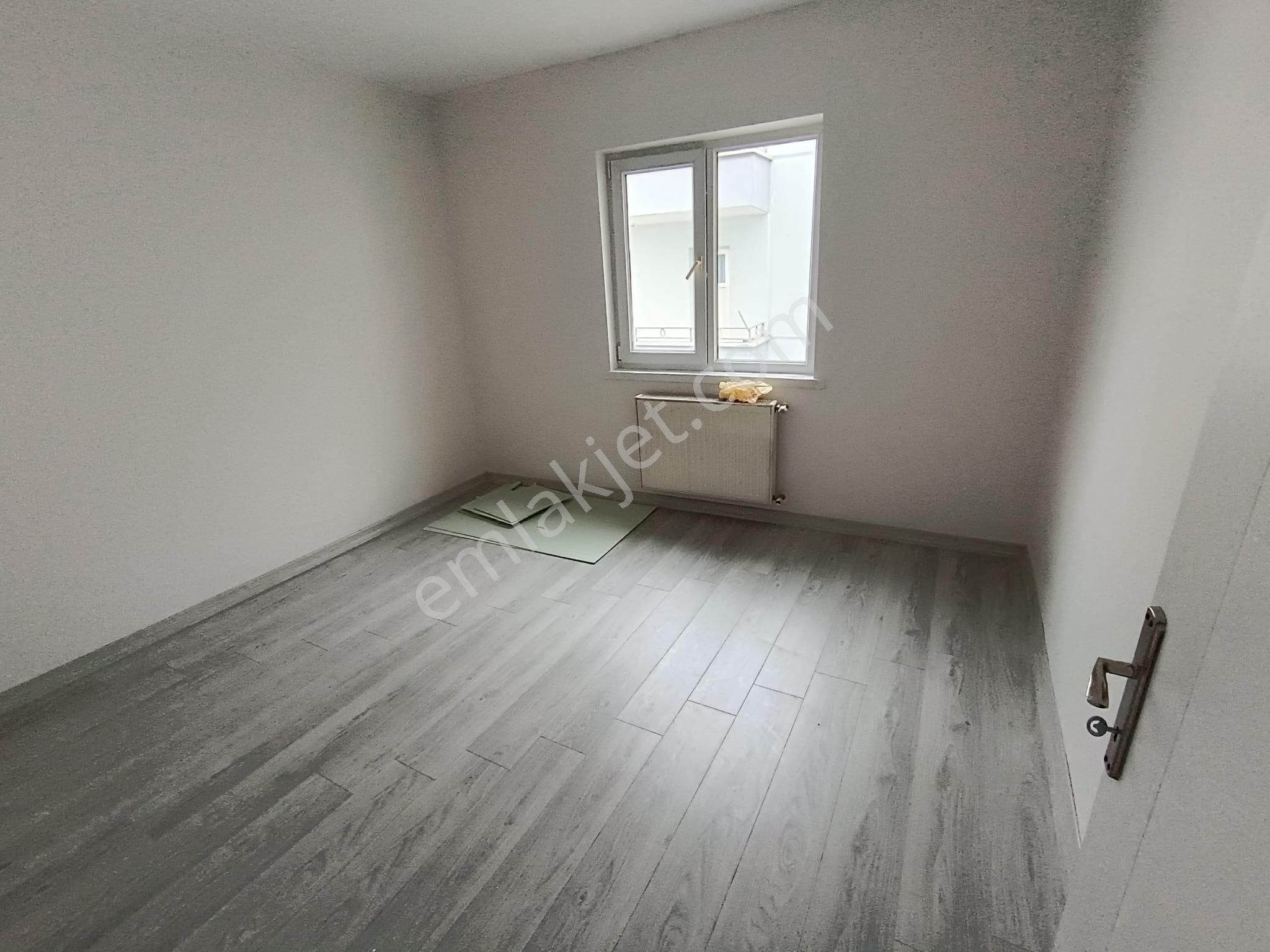 Sincan Mareşalda 3+1 Full Yapılı Ara Kat Ön Cephe Caddeye Trene Yakın Daire - Görsel 13